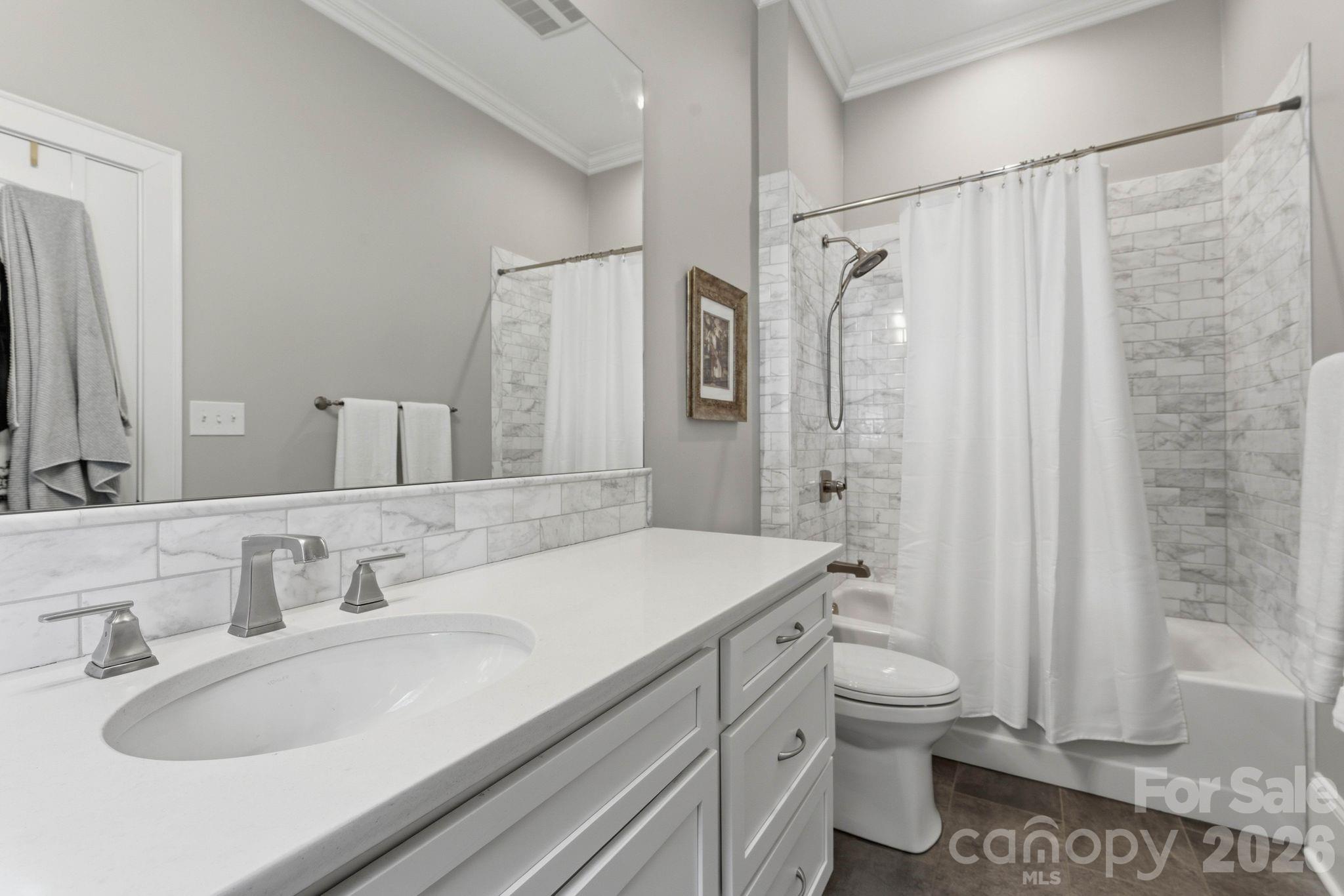 400 Glen Oaks Road — Charlotte
