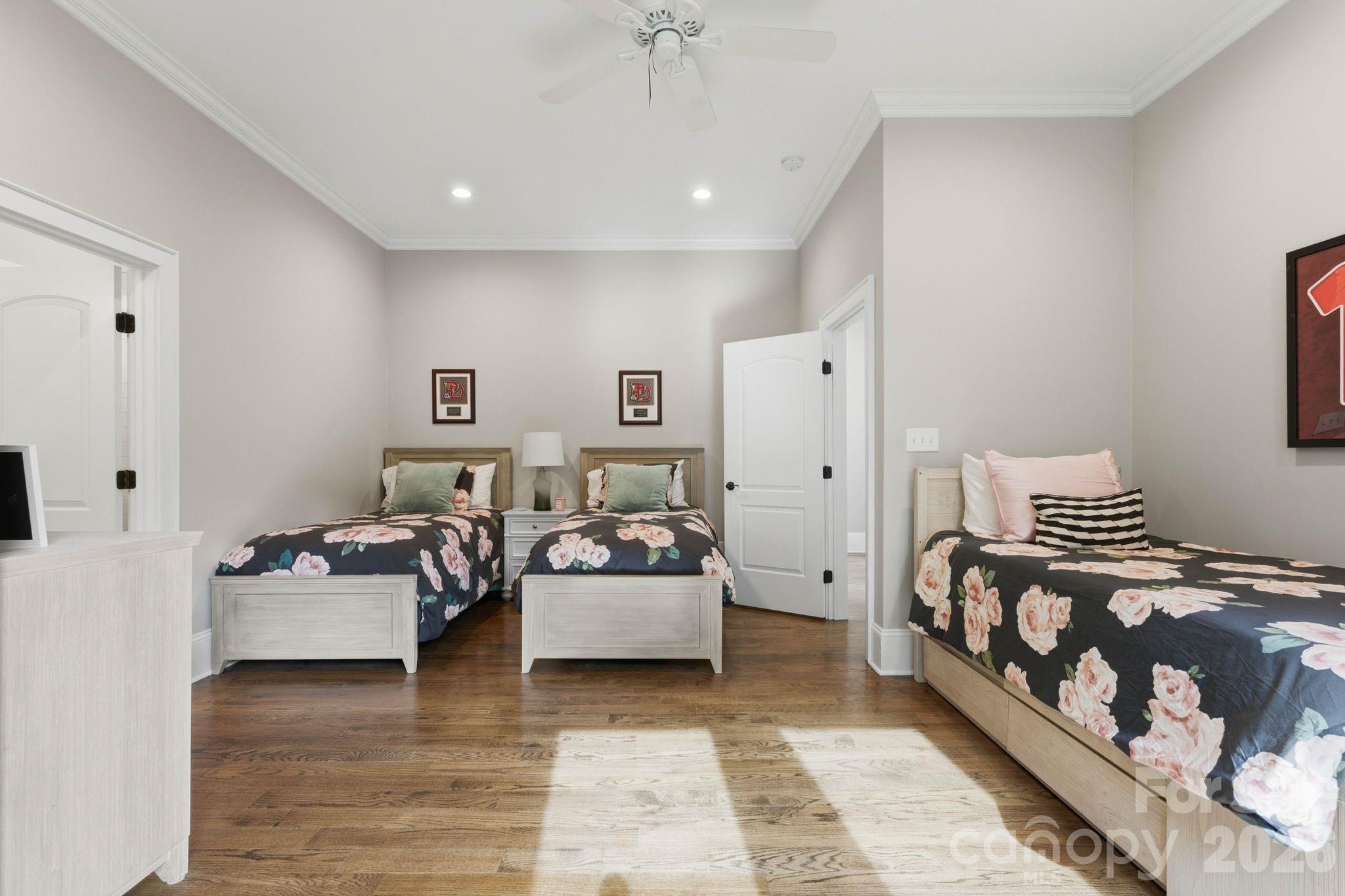 400 Glen Oaks Road — Charlotte