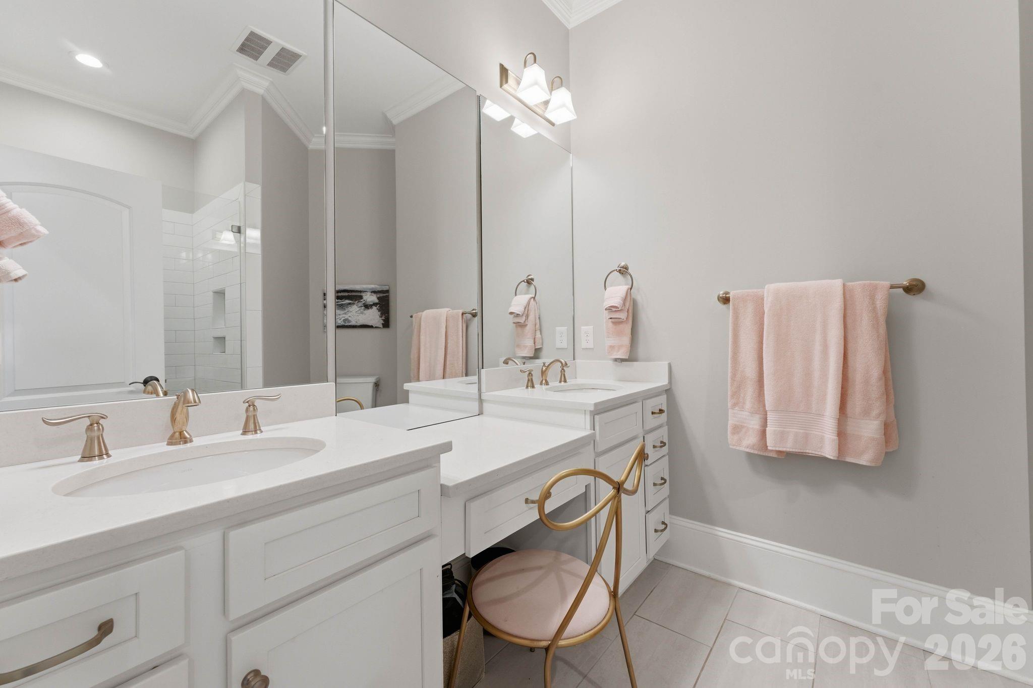 400 Glen Oaks Road — Charlotte