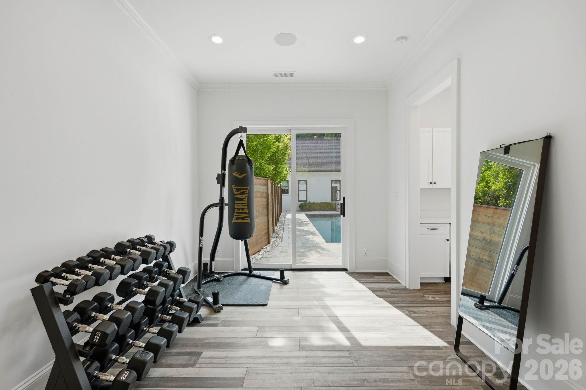 400 Glen Oaks Road — Charlotte