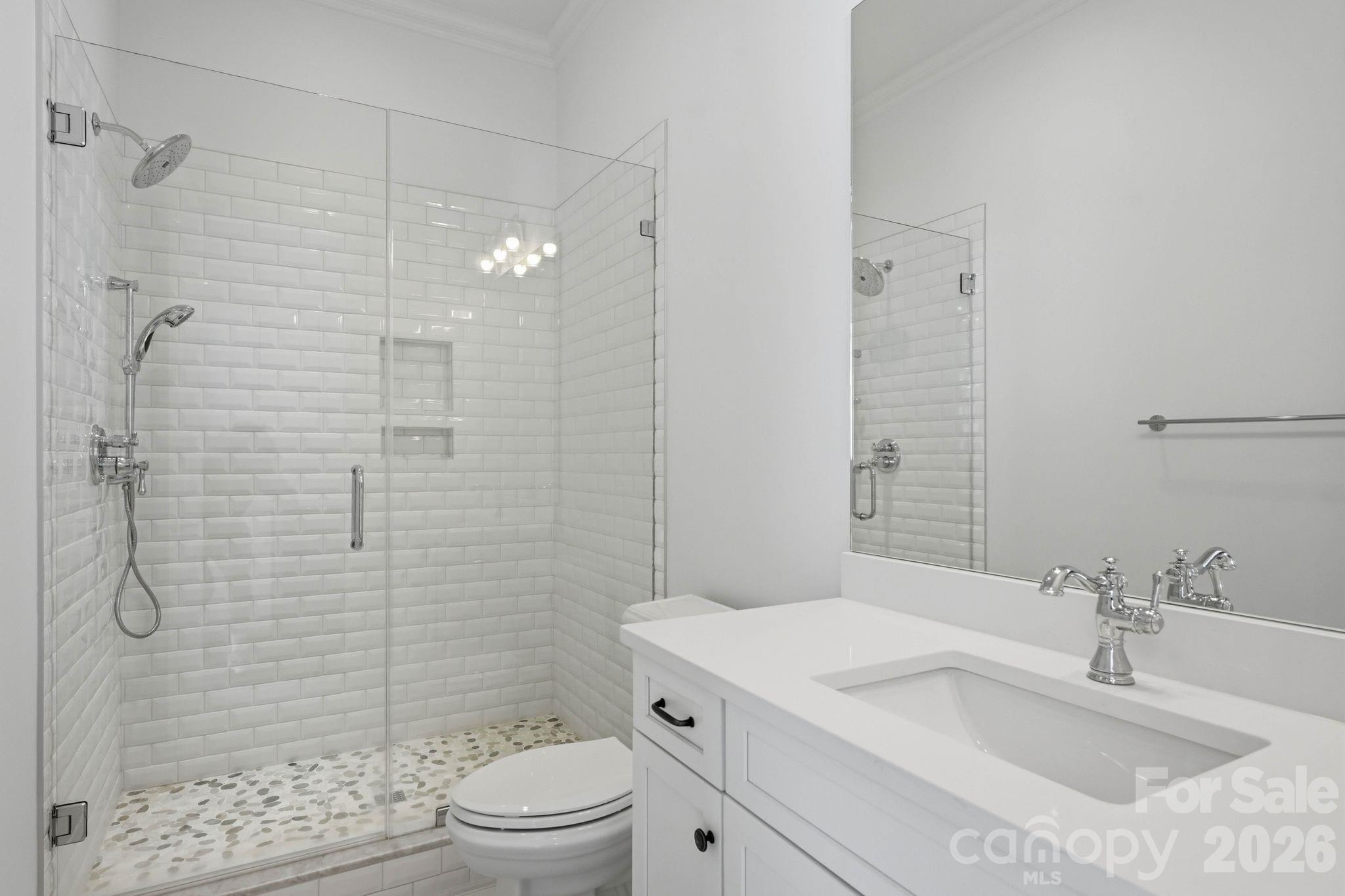 400 Glen Oaks Road — Charlotte
