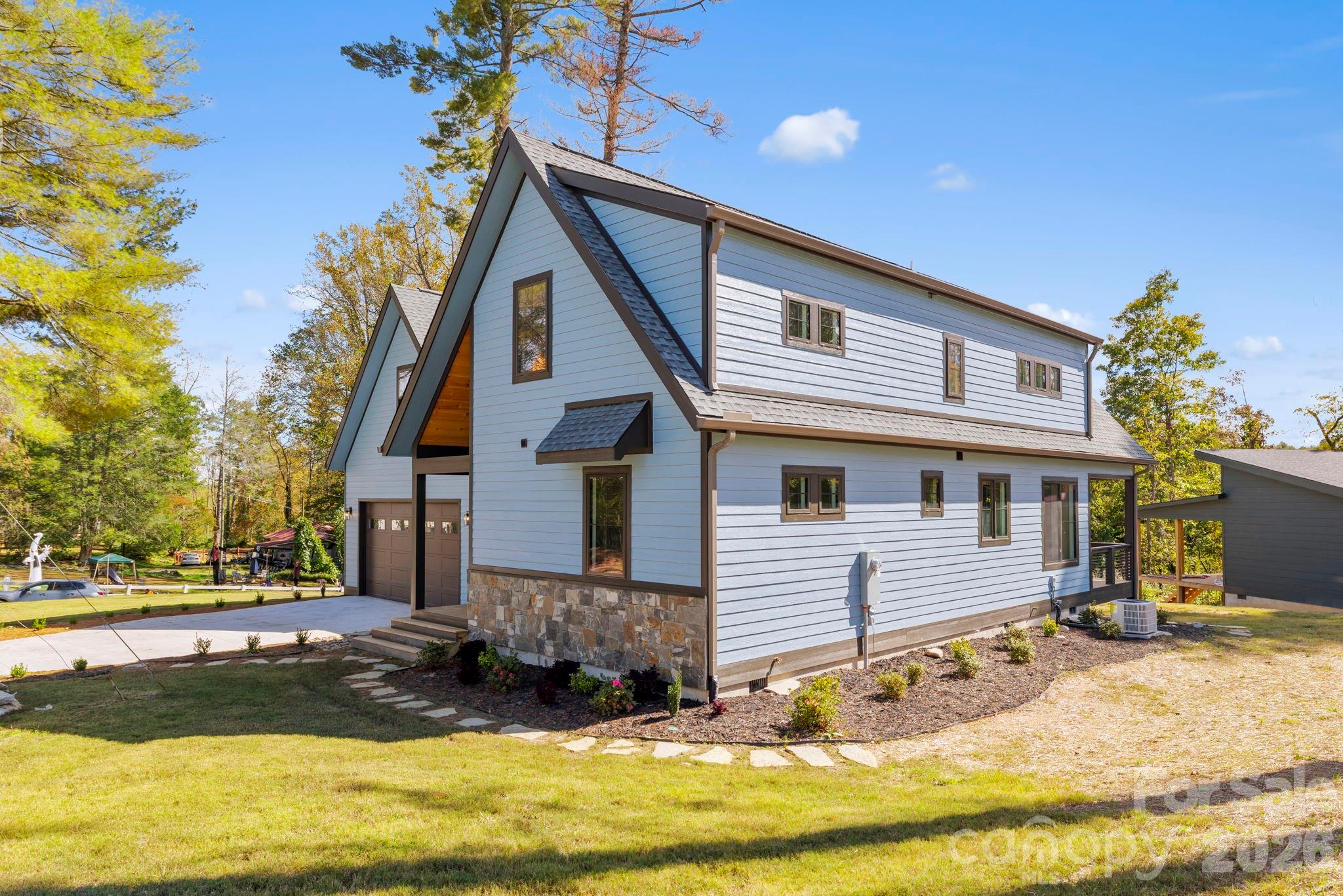 154 Osceola Road — Hendersonville
