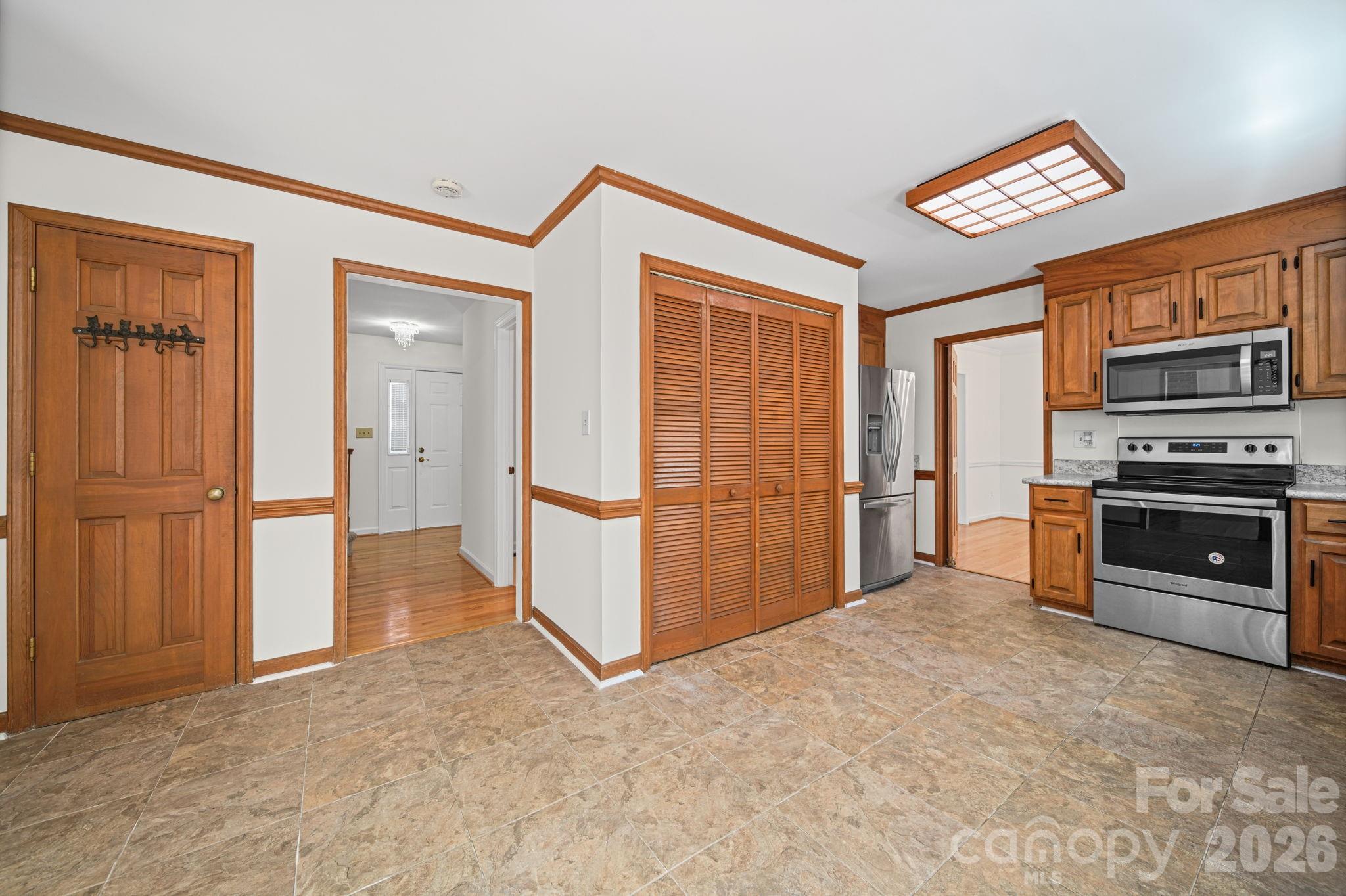 6520 Dougherty Drive — Charlotte