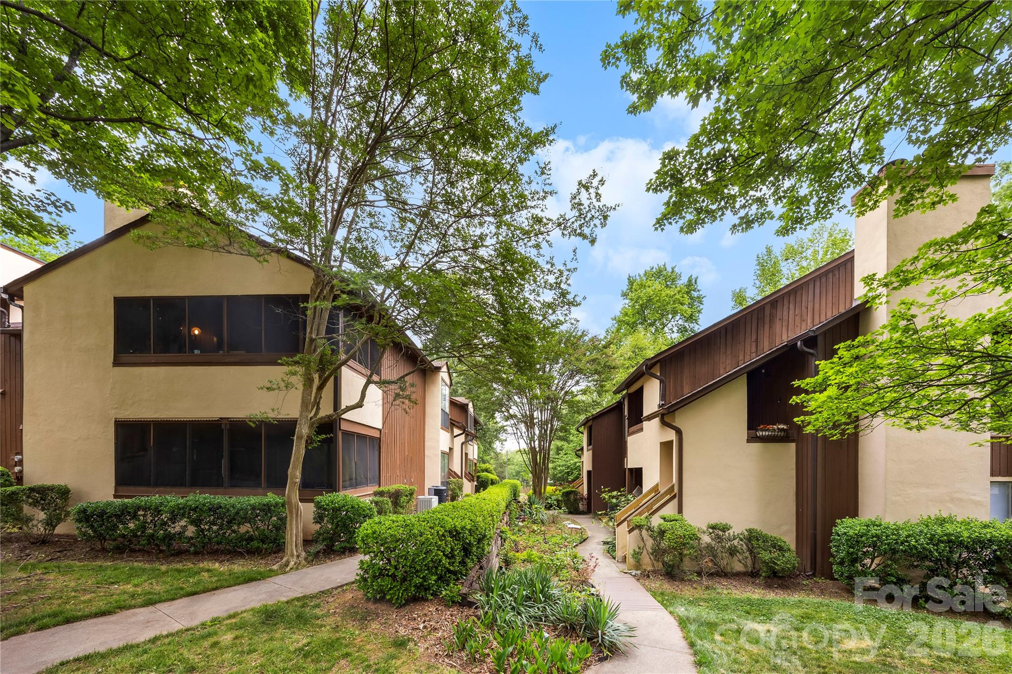 7204 Winery Lane — Charlotte
