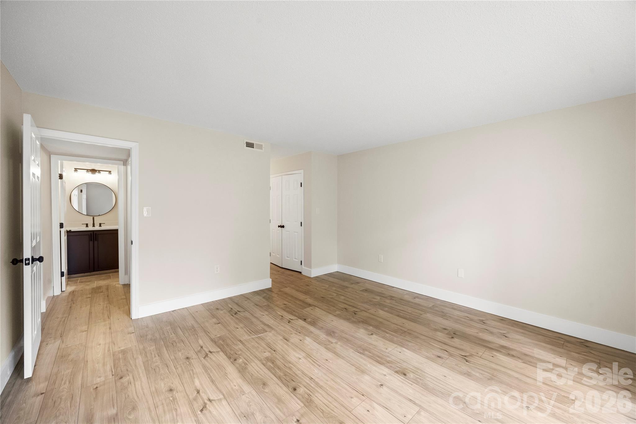 7204 Winery Lane — Charlotte