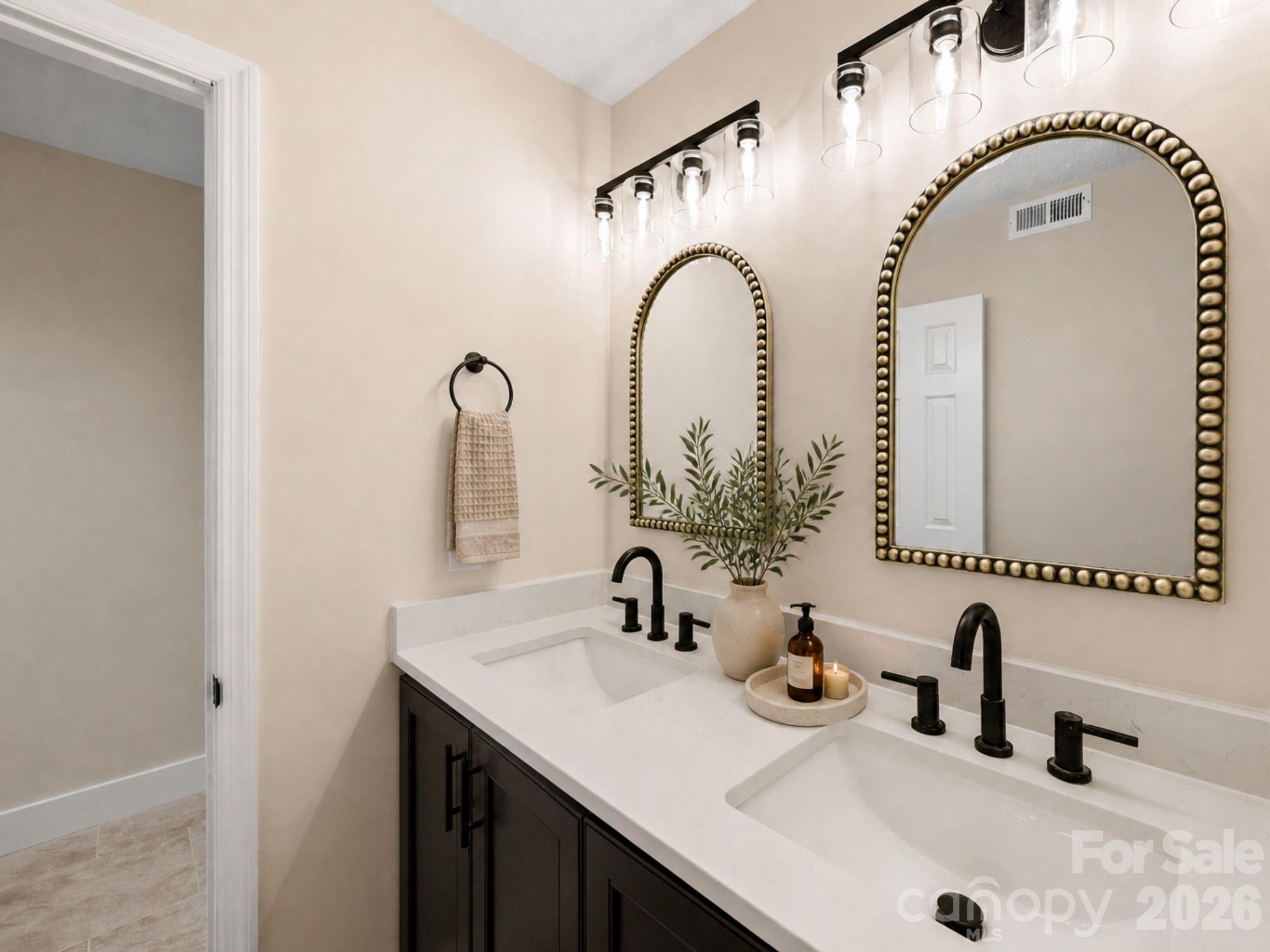 7204 Winery Lane — Charlotte