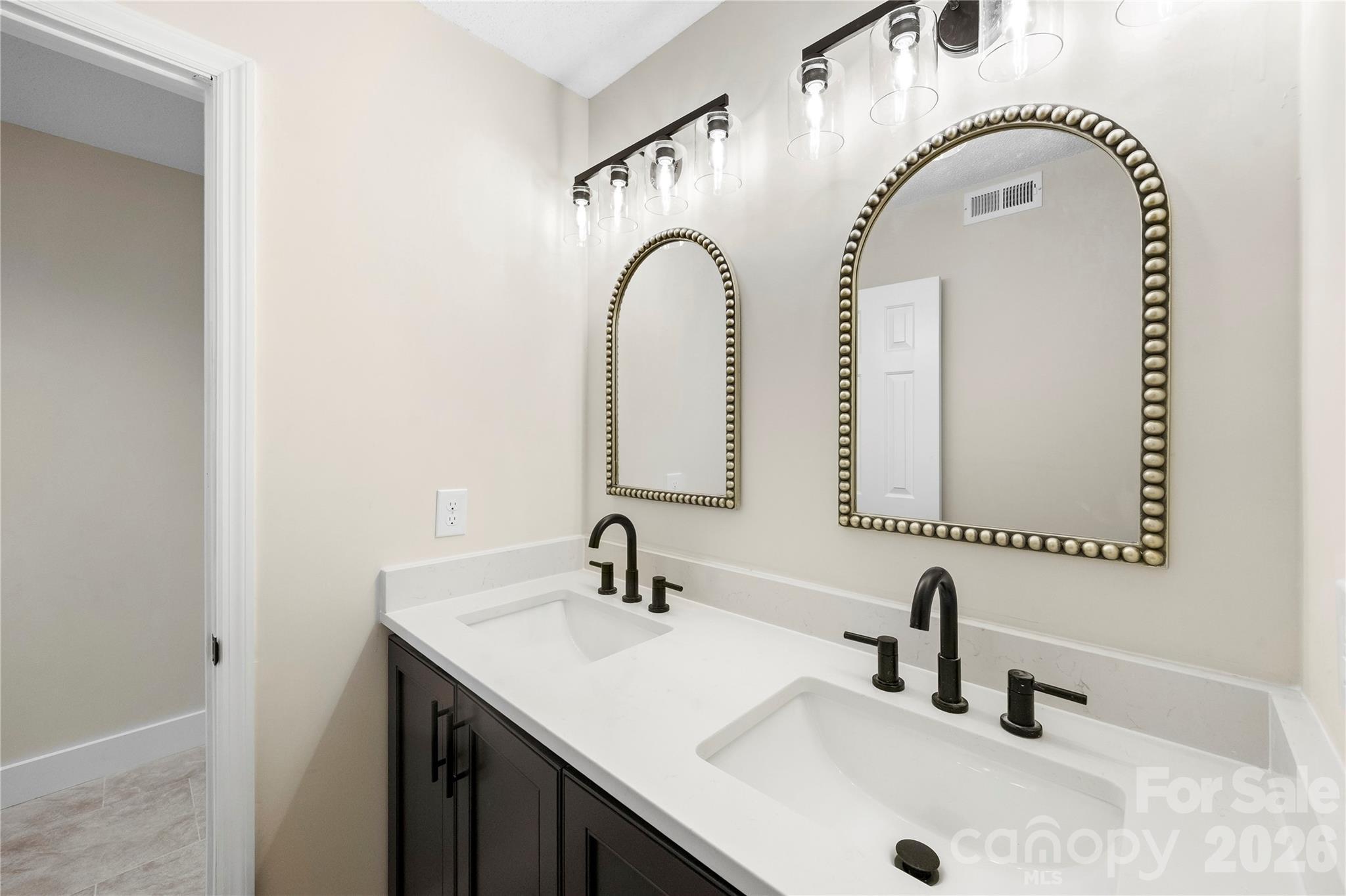 7204 Winery Lane — Charlotte