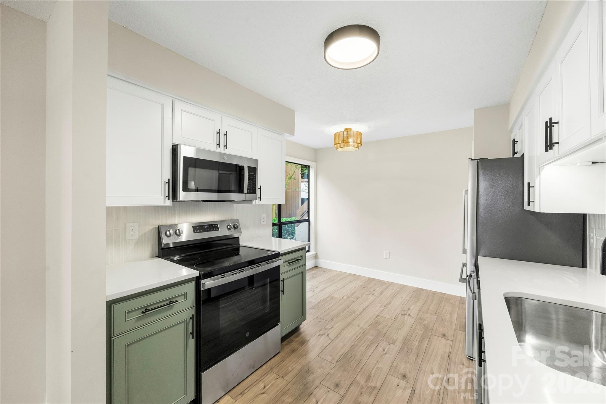 7204 Winery Lane — Charlotte