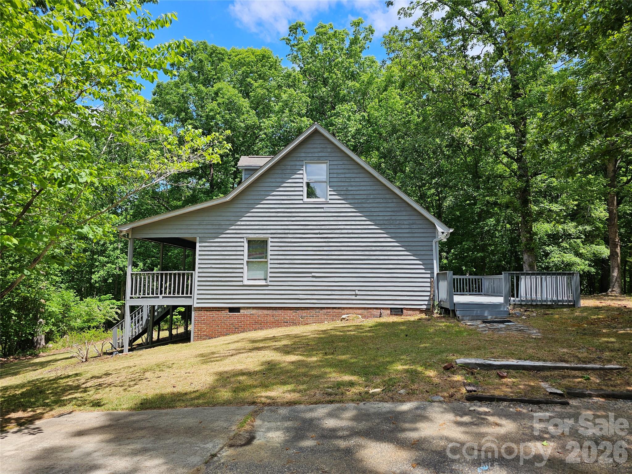 5692 Brooklyn Road — Great Falls