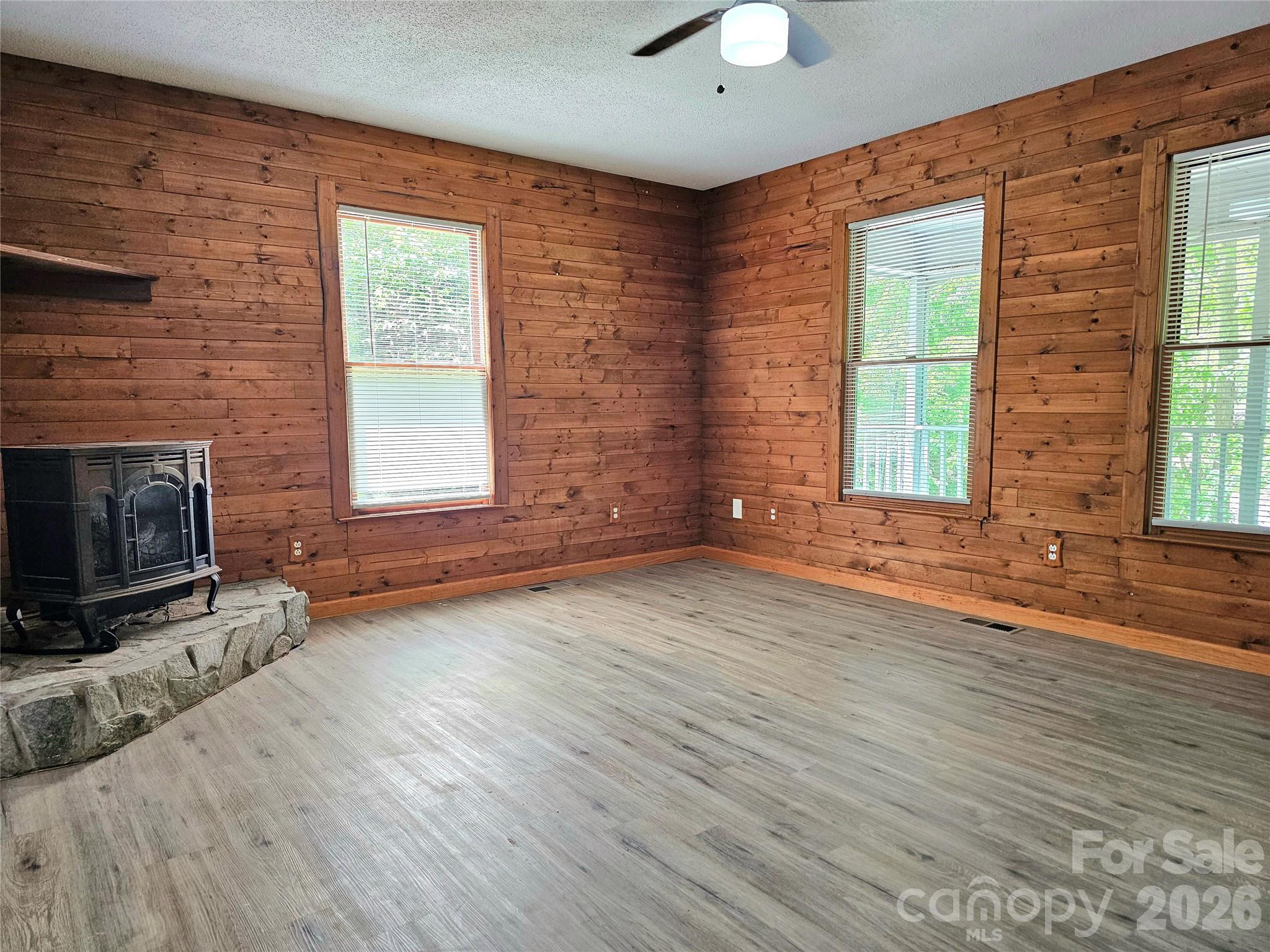 5692 Brooklyn Road — Great Falls
