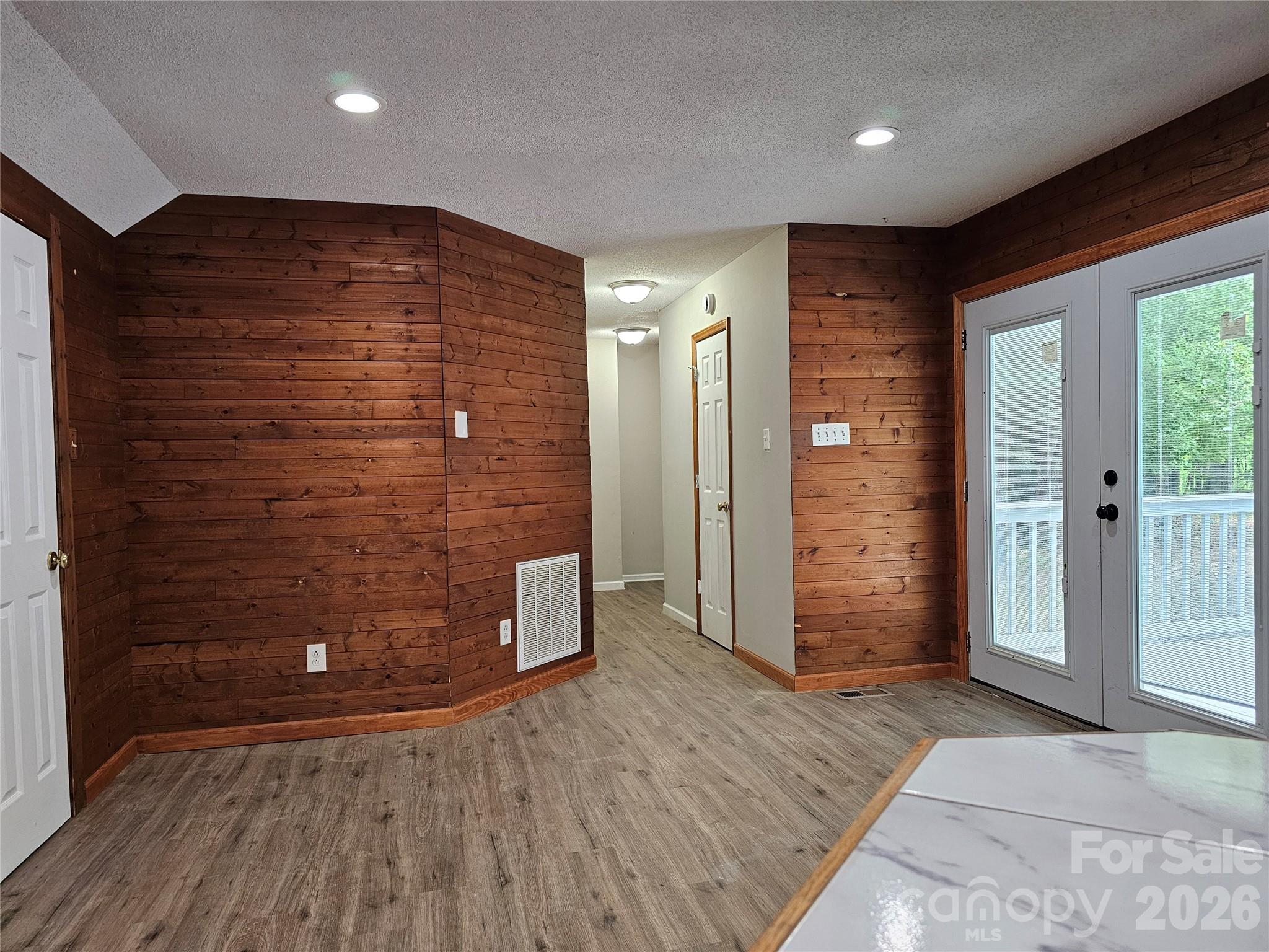 5692 Brooklyn Road — Great Falls