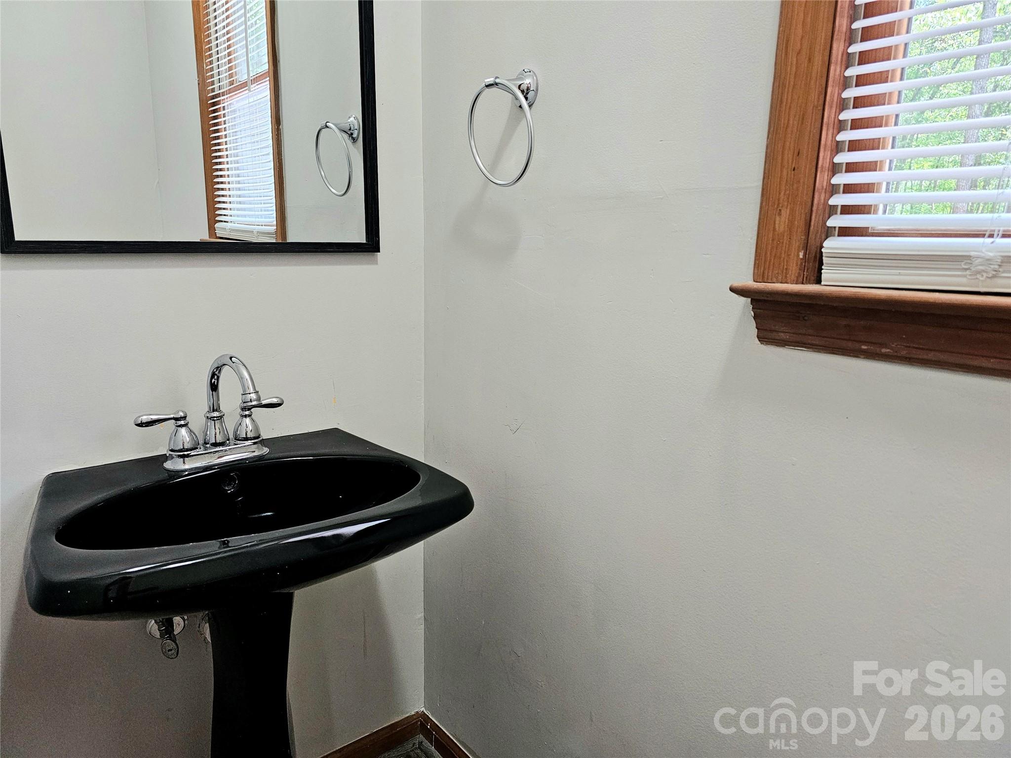 5692 Brooklyn Road — Great Falls