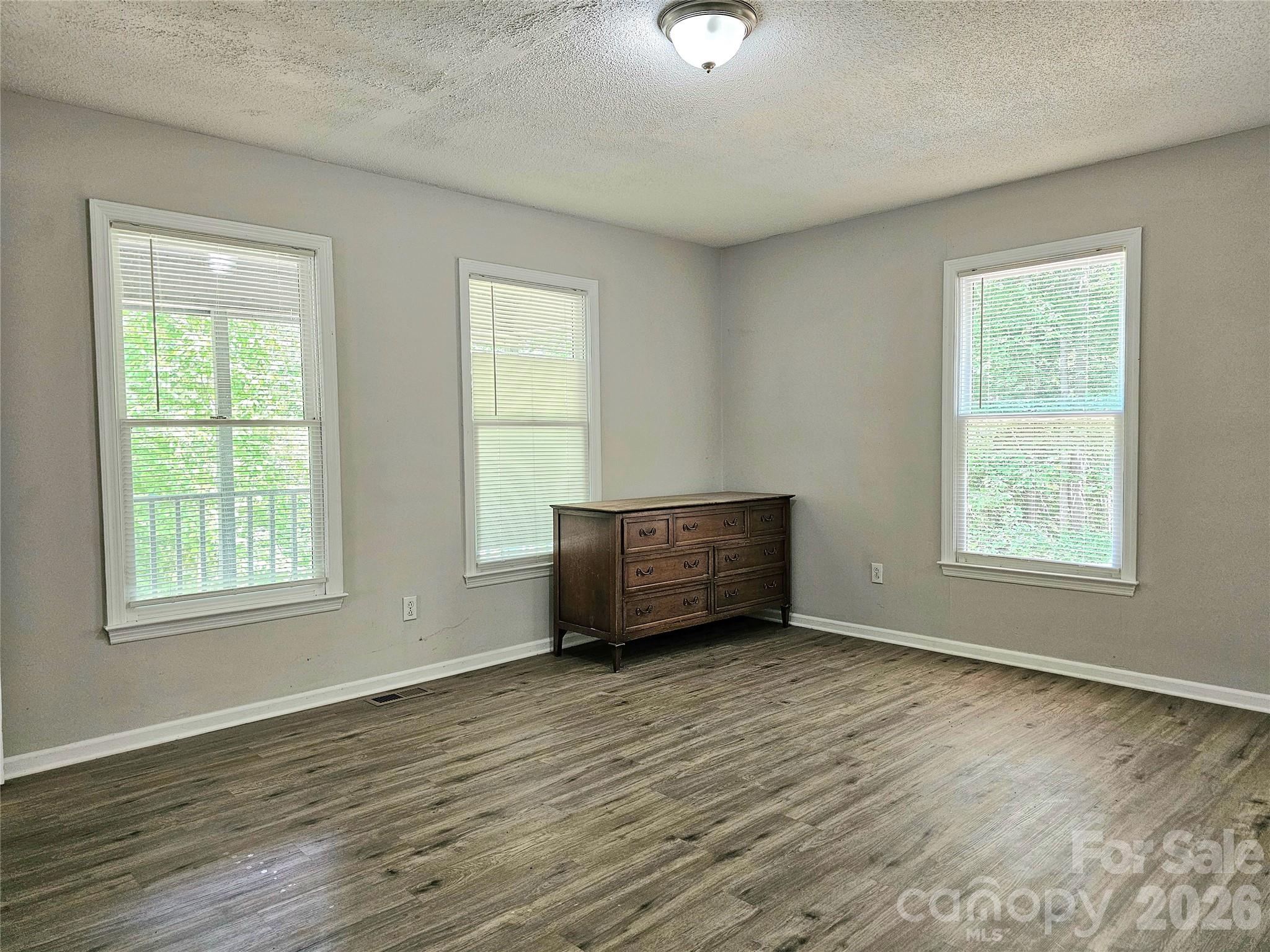 5692 Brooklyn Road — Great Falls