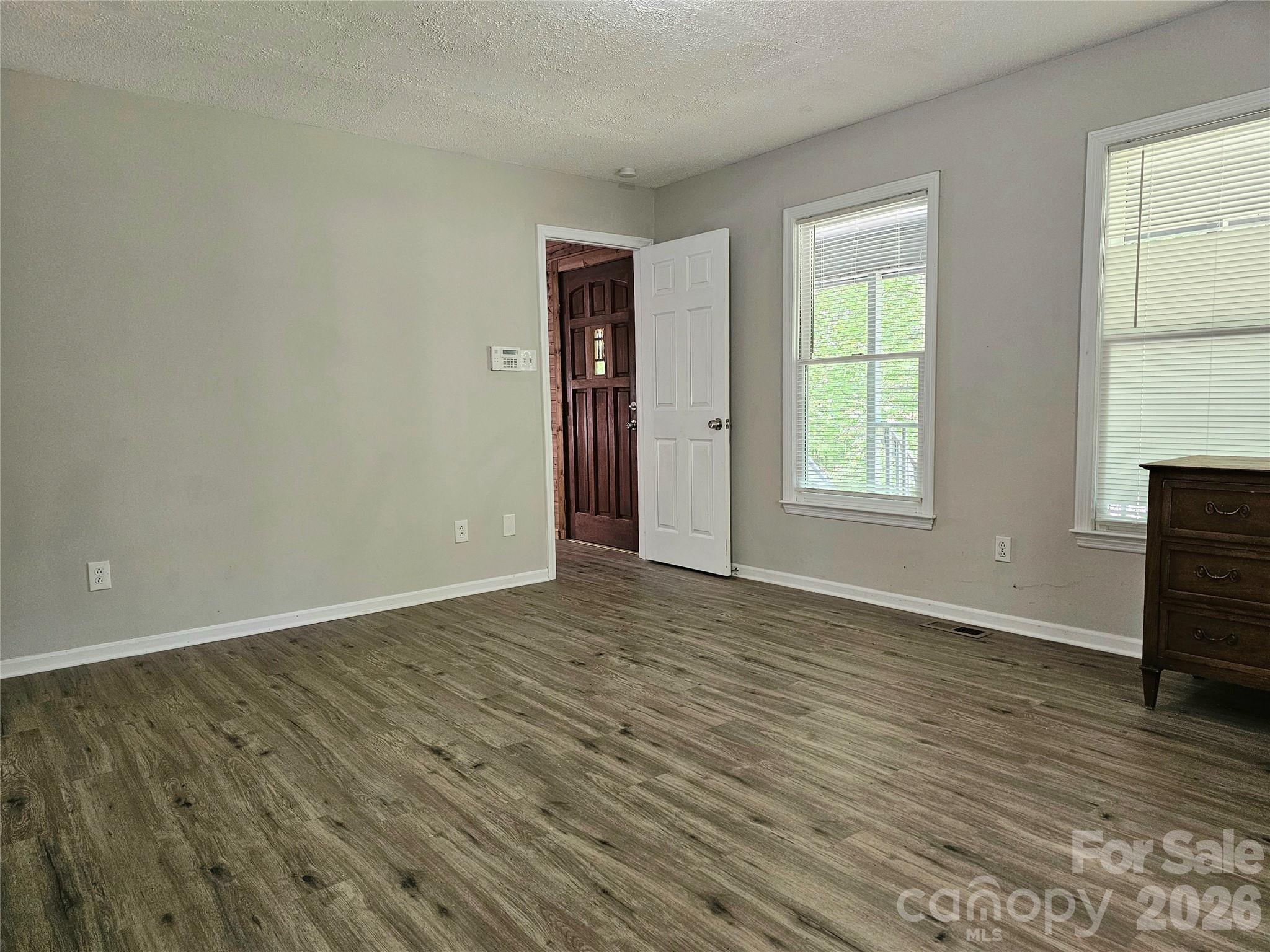 5692 Brooklyn Road — Great Falls