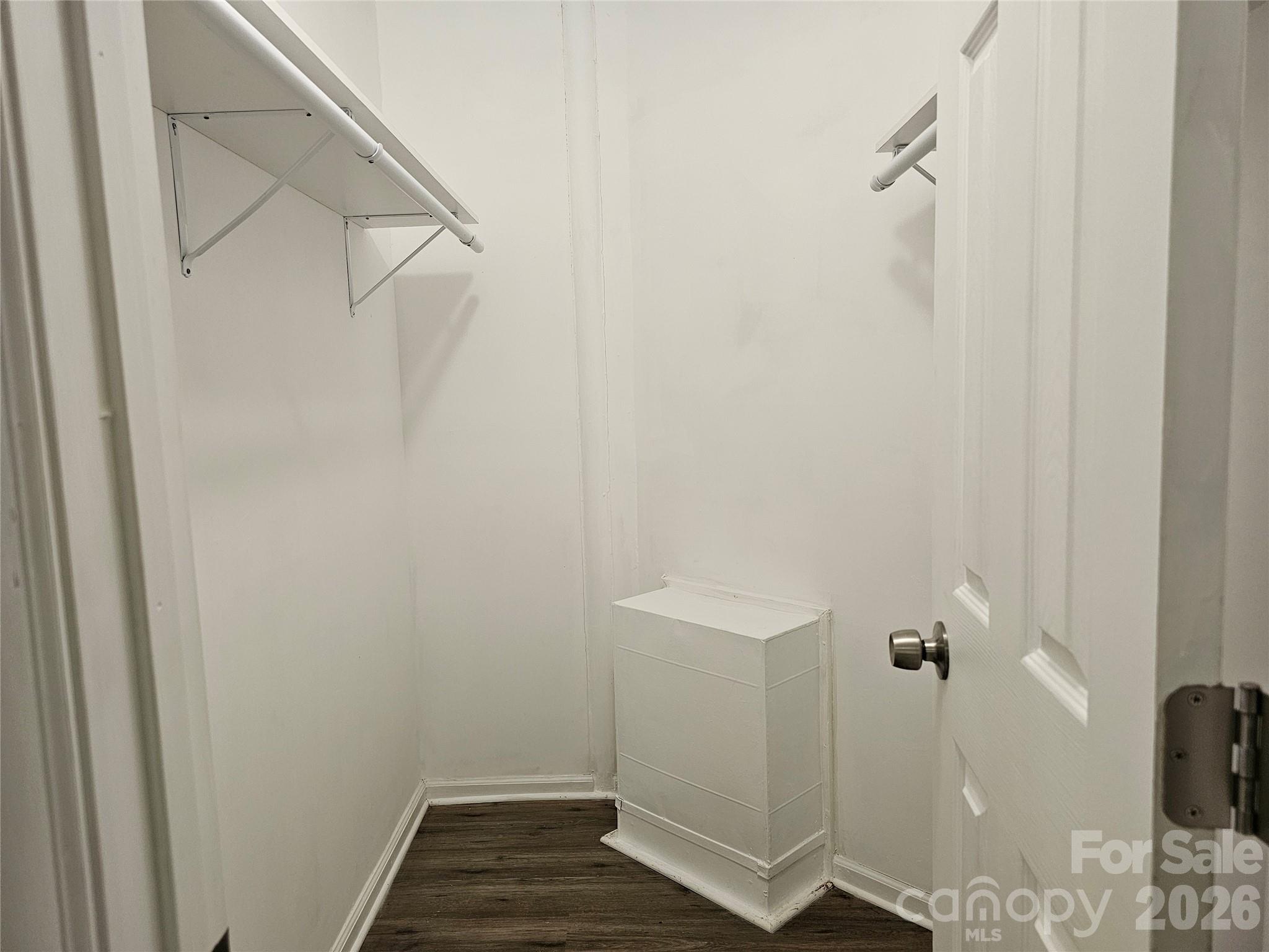 5692 Brooklyn Road — Great Falls