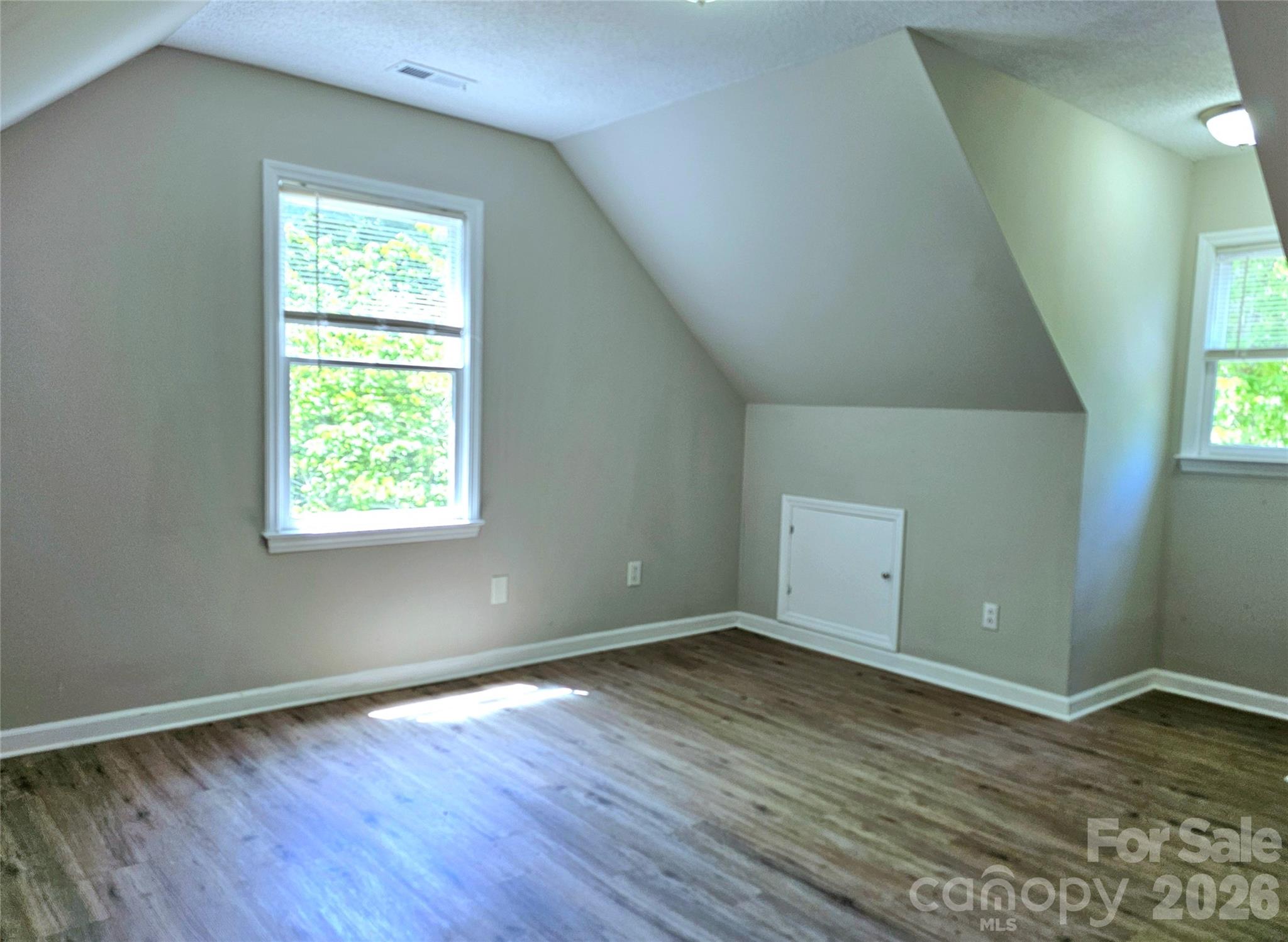 5692 Brooklyn Road — Great Falls