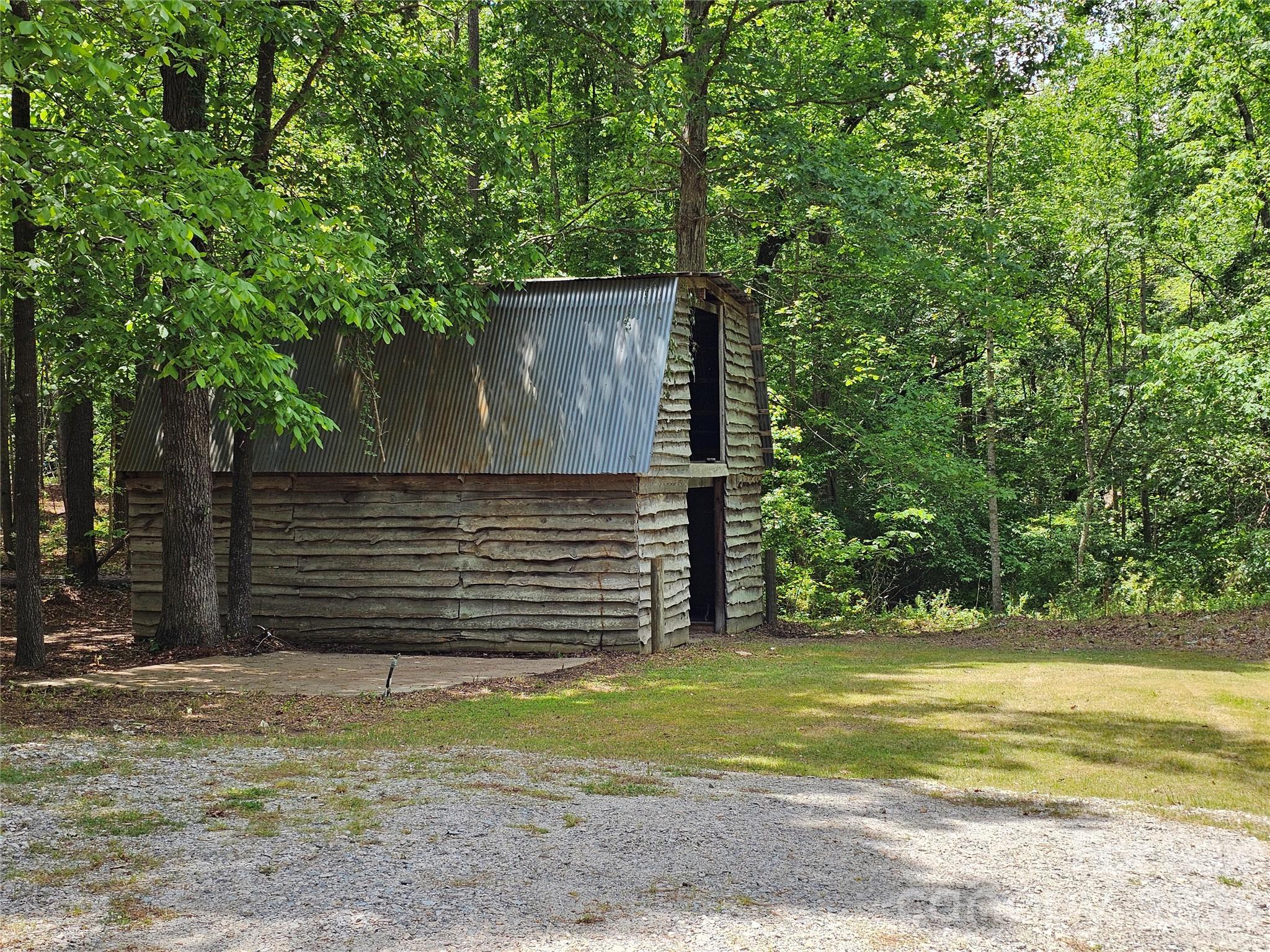 5692 Brooklyn Road — Great Falls