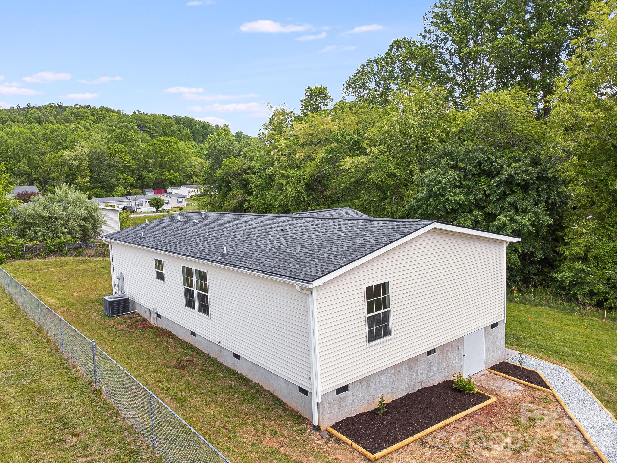 44 morning Lane — Hendersonville