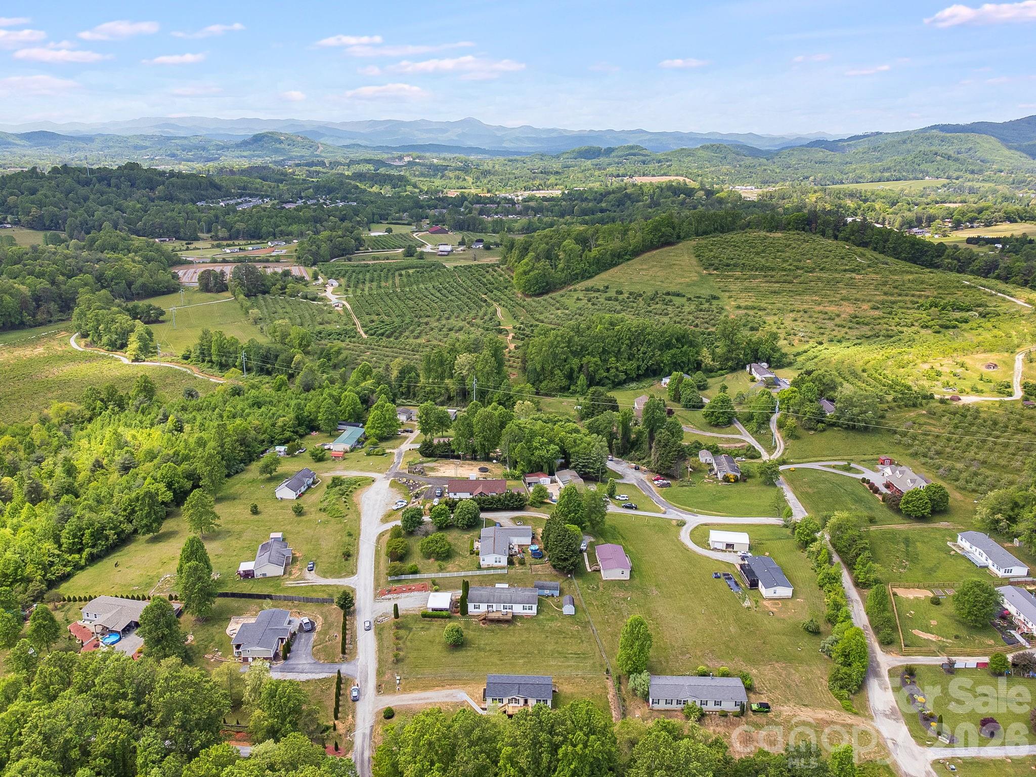 44 morning Lane — Hendersonville