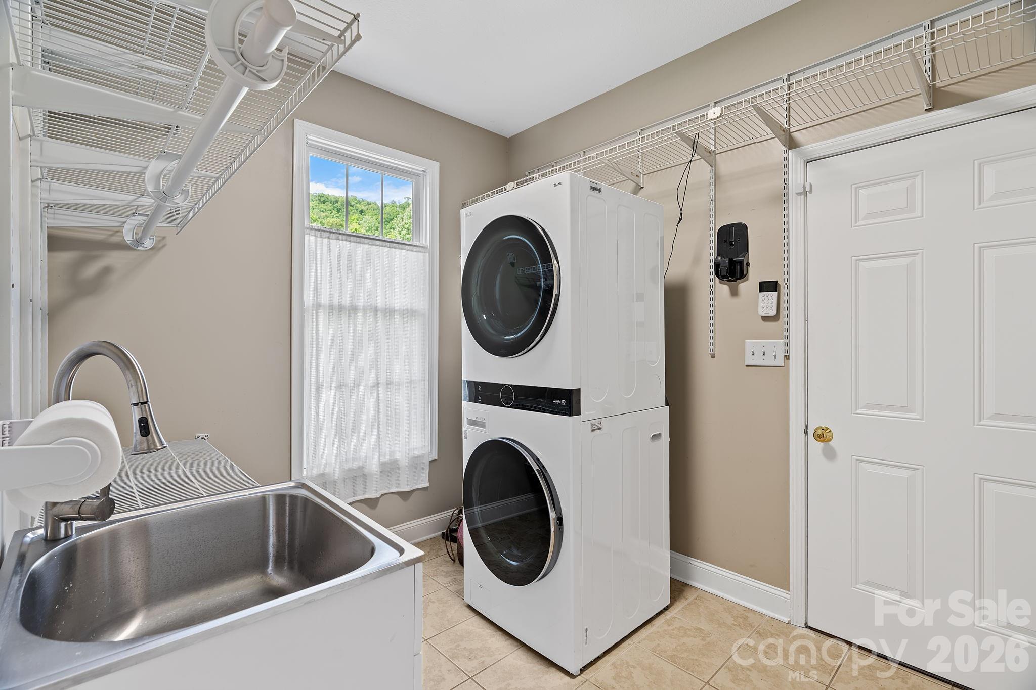 34 Carden Drive — Weaverville