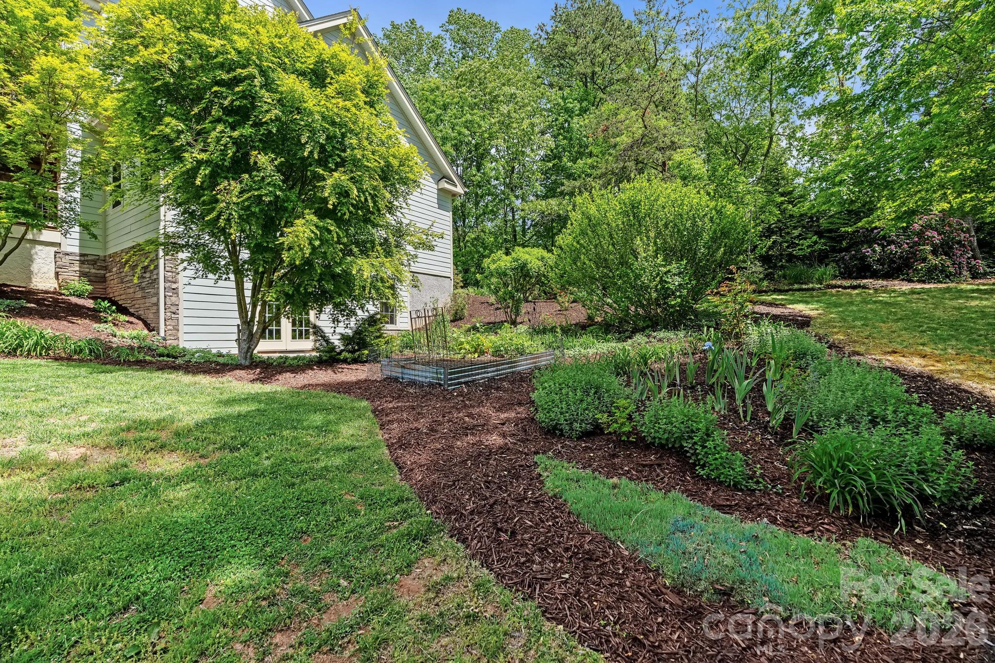 34 Carden Drive — Weaverville