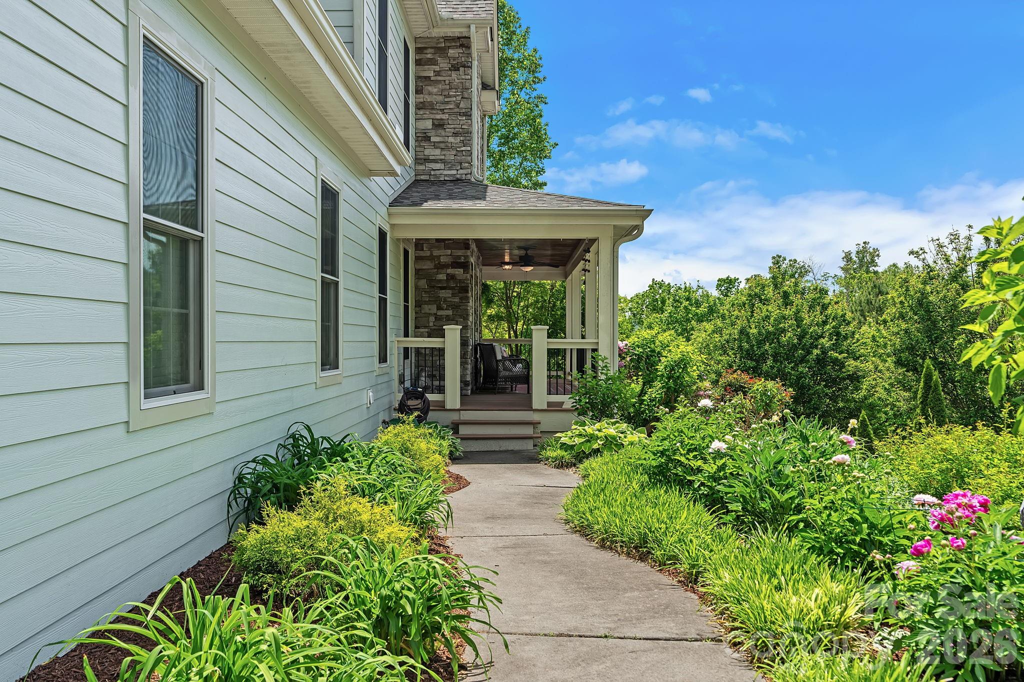34 Carden Drive — Weaverville