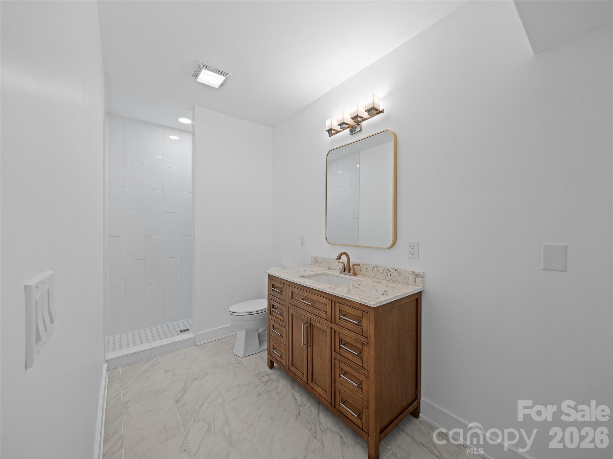 92 Cedar Street — Asheville