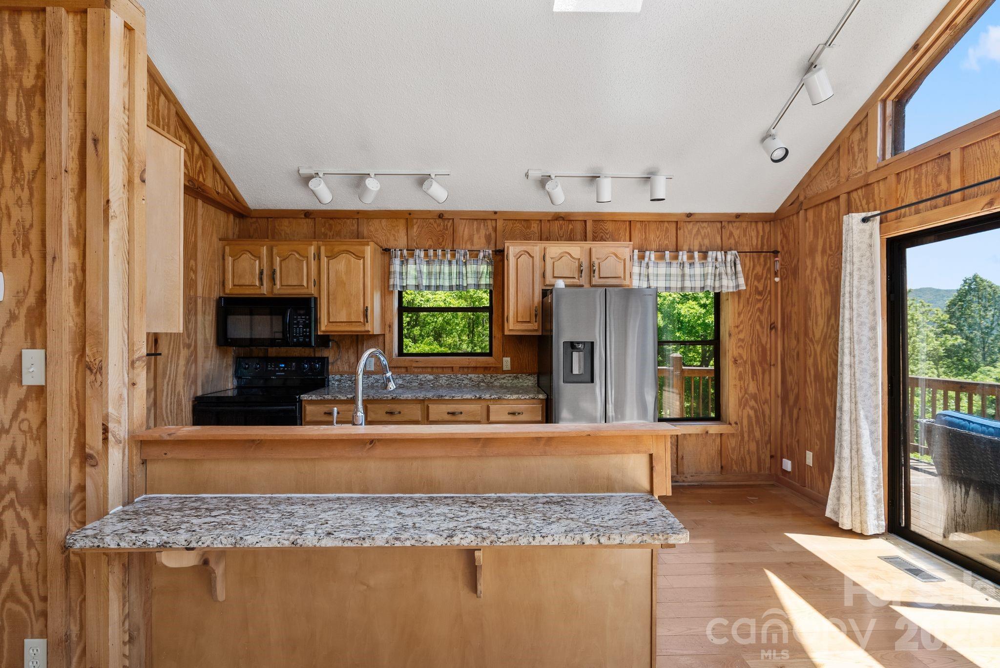 1206 Caldwell Mountain Road — Hot Springs