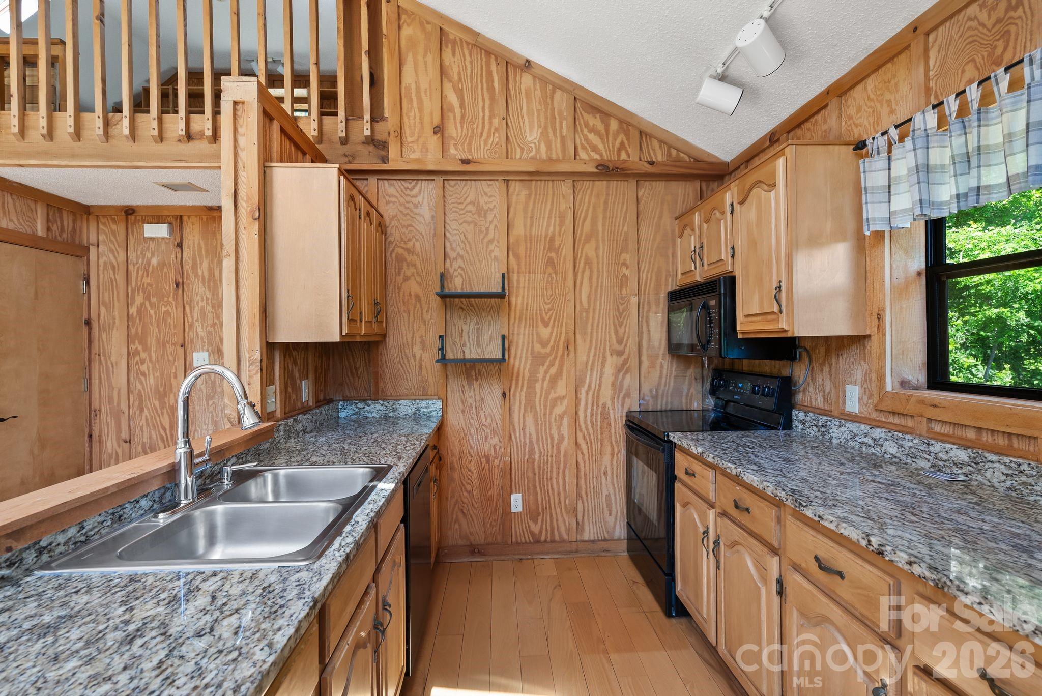 1206 Caldwell Mountain Road — Hot Springs