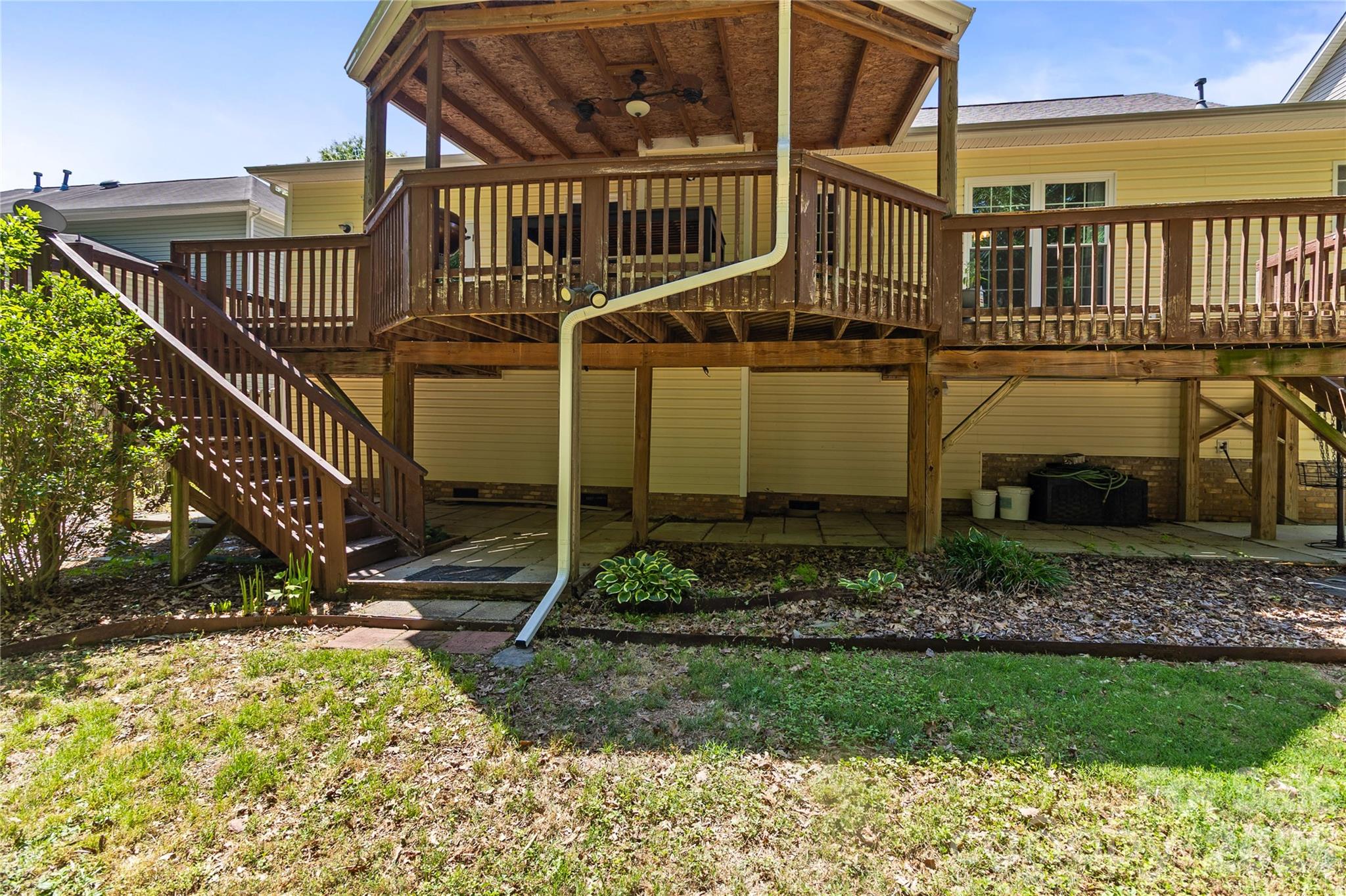 6425 Colonial Garden Drive — Huntersville