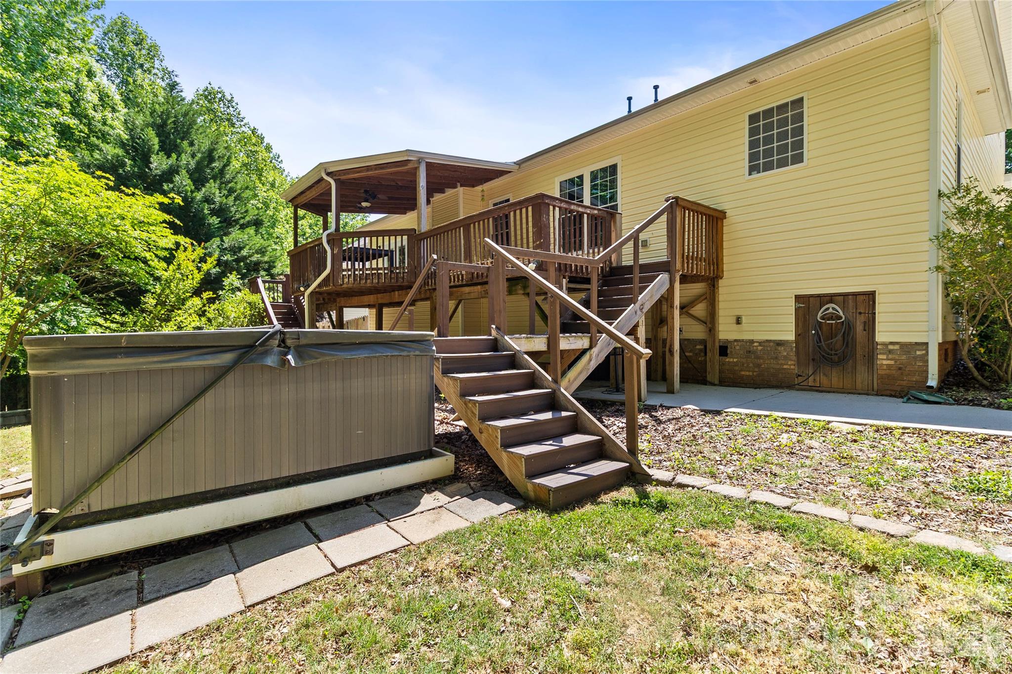 6425 Colonial Garden Drive — Huntersville