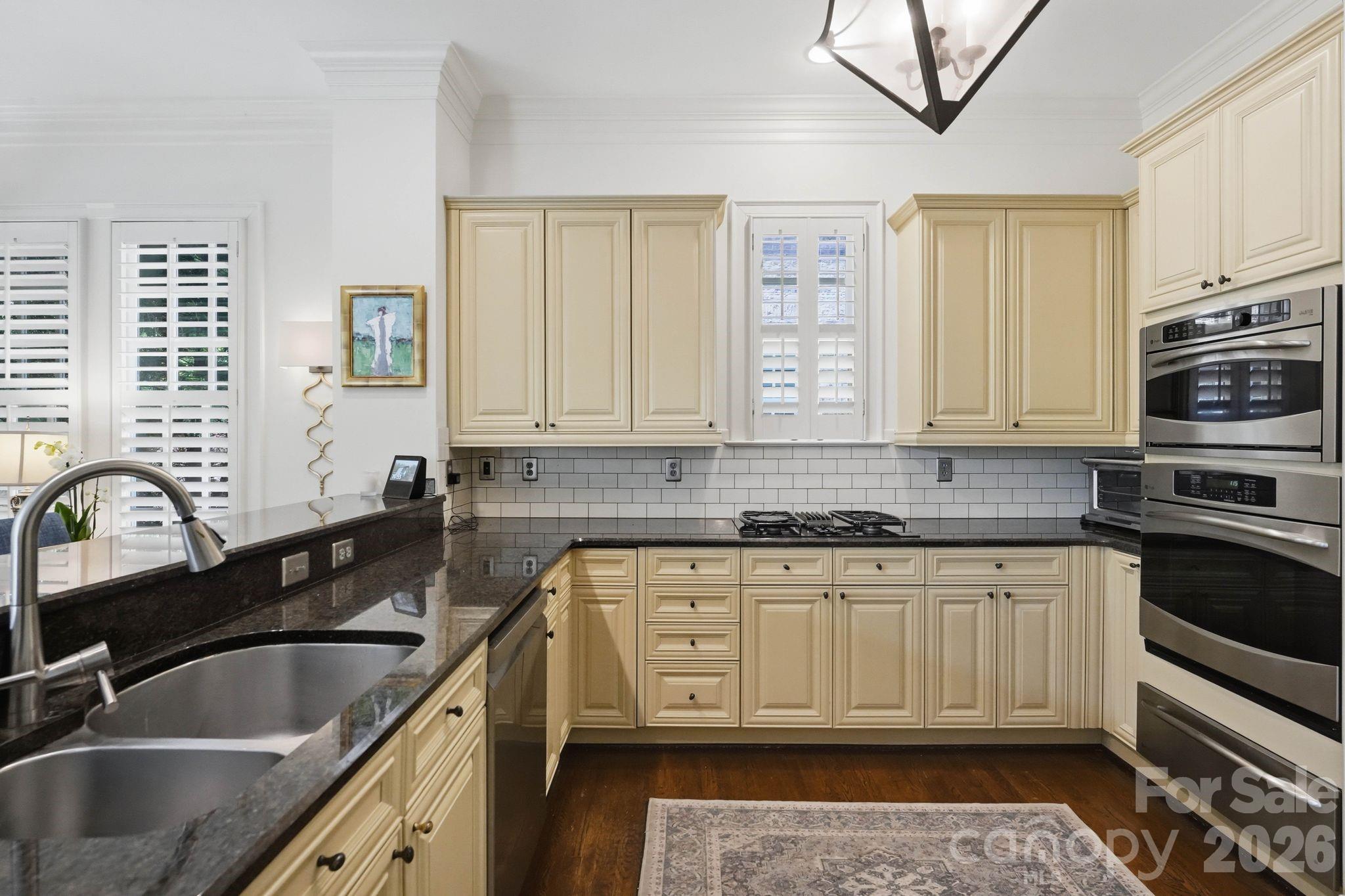 2618 Sheffield Crescent Court — Charlotte