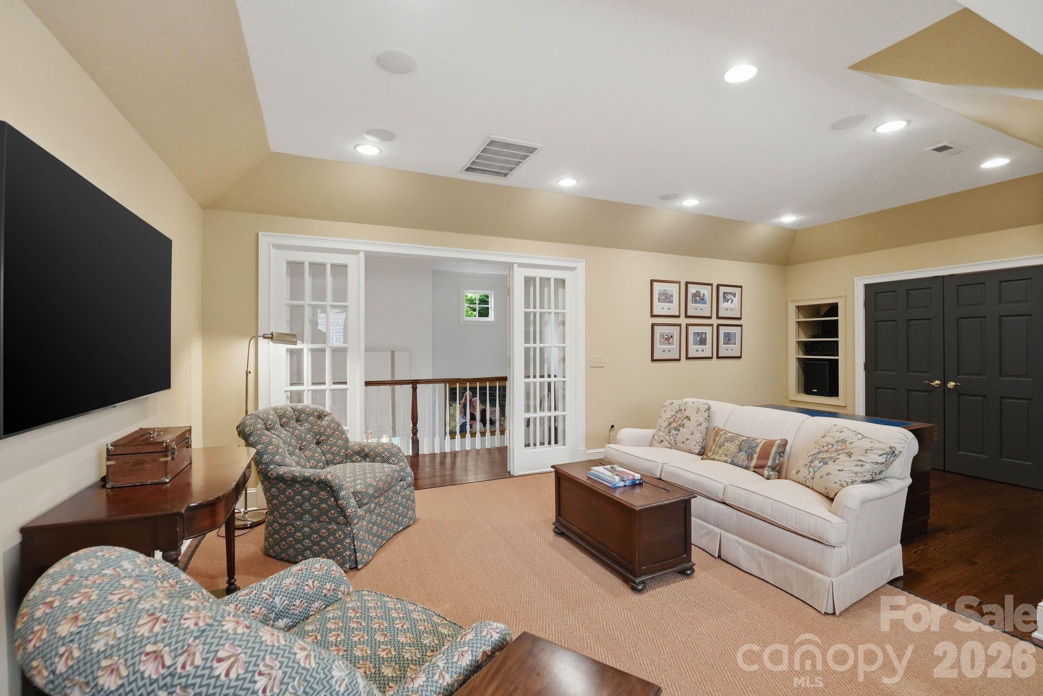 2618 Sheffield Crescent Court — Charlotte