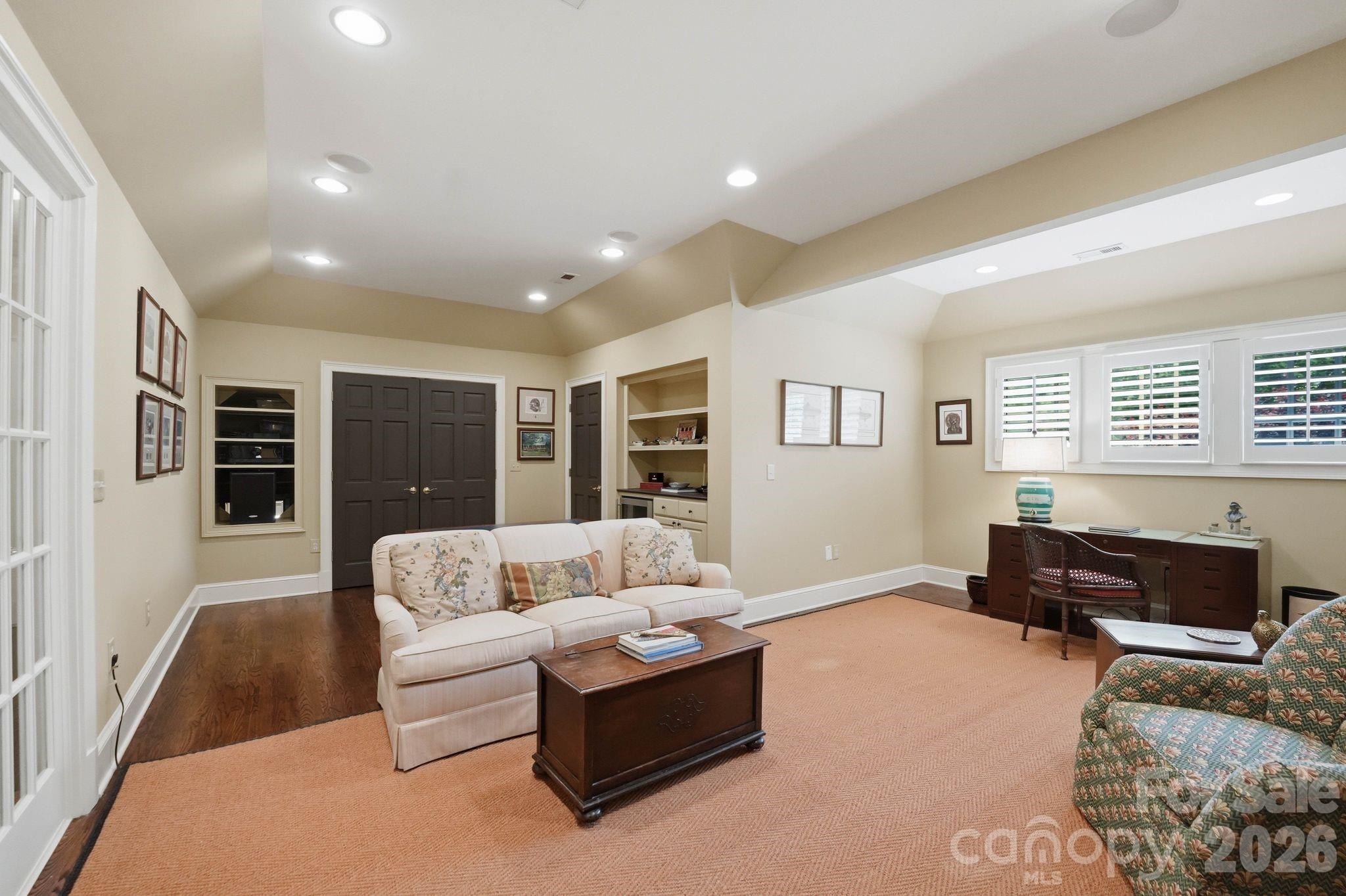 2618 Sheffield Crescent Court — Charlotte
