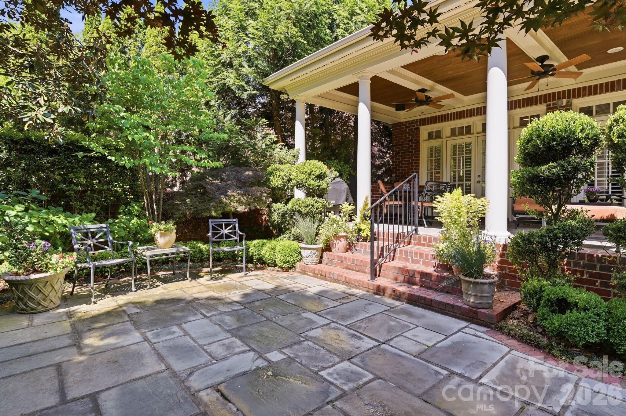 2618 Sheffield Crescent Court — Charlotte