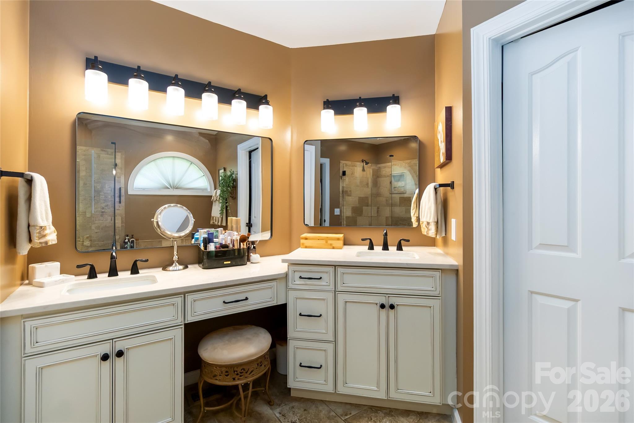 6210 Maple Cove Lane — Charlotte