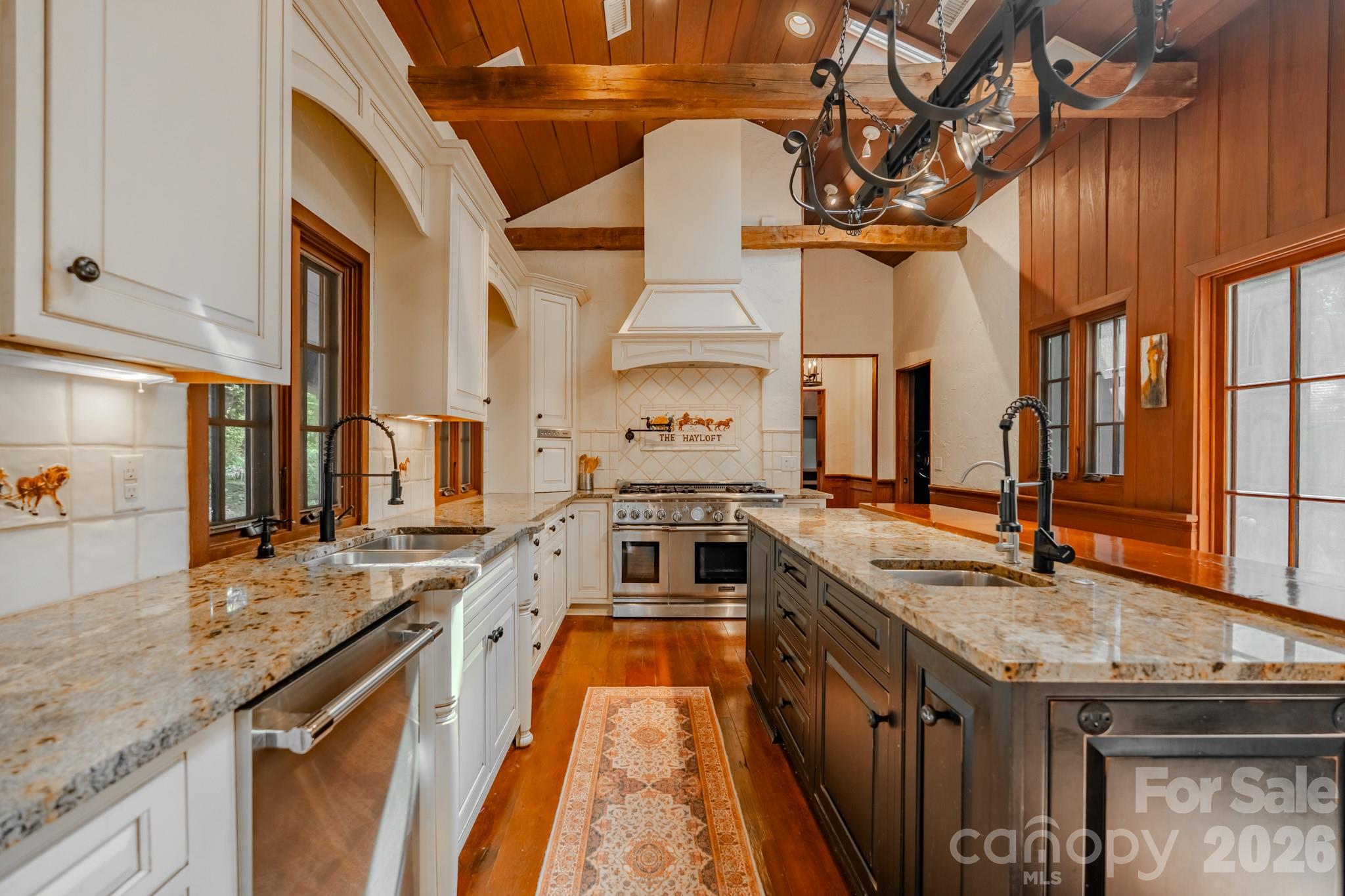 777 S River Road — Tryon