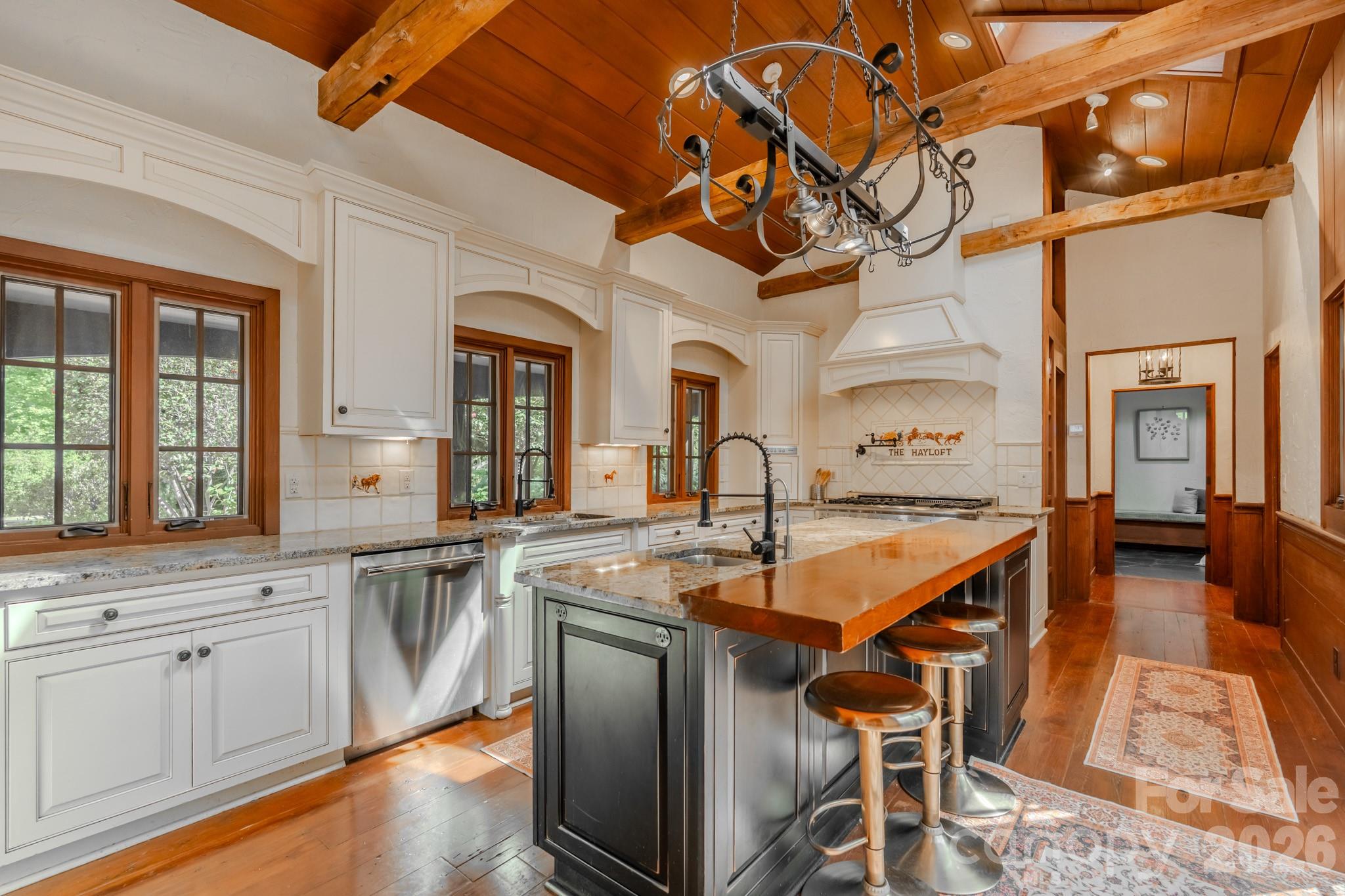 777 S River Road — Tryon