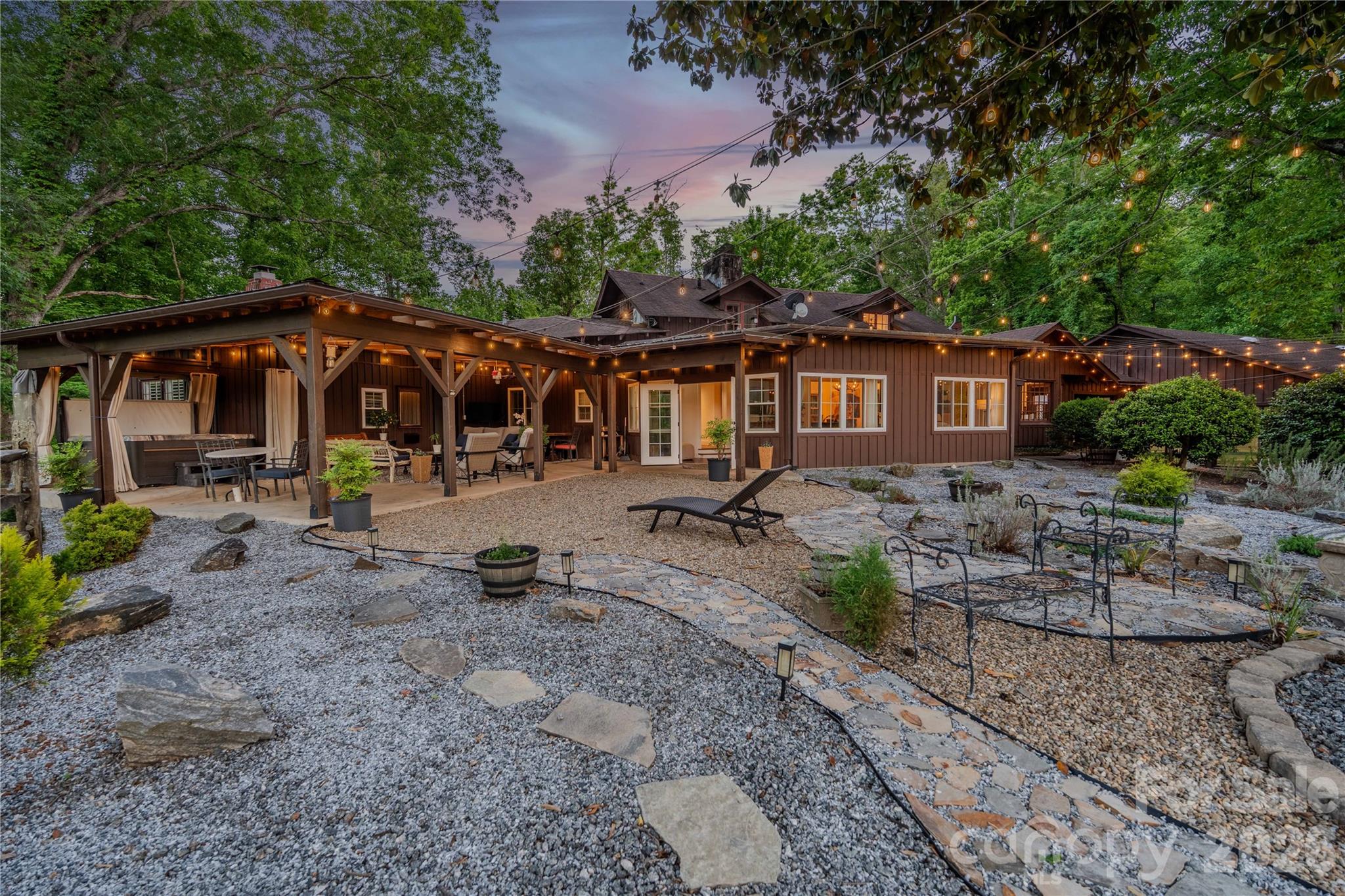 777 S River Road — Tryon