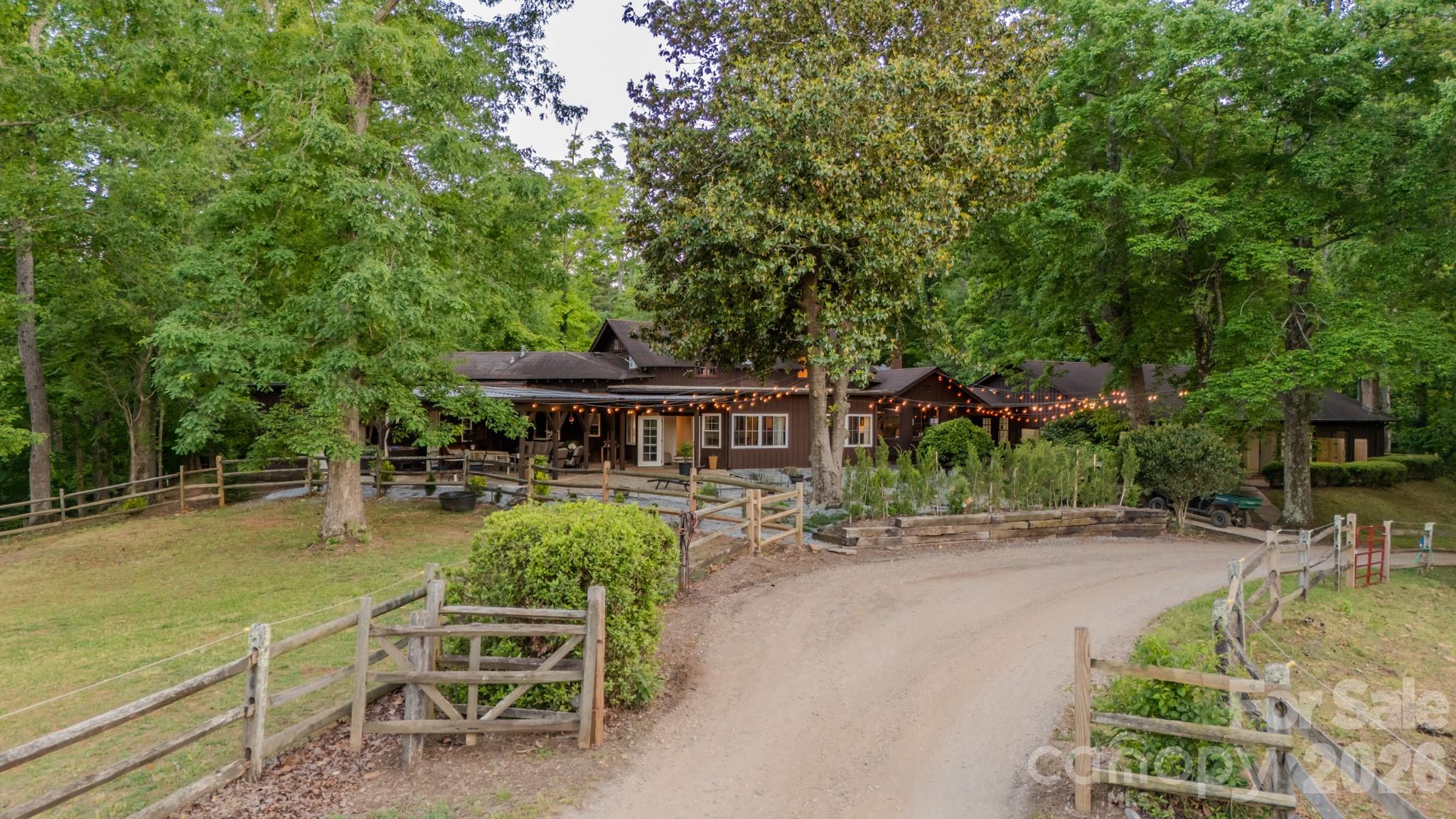 777 S River Road — Tryon