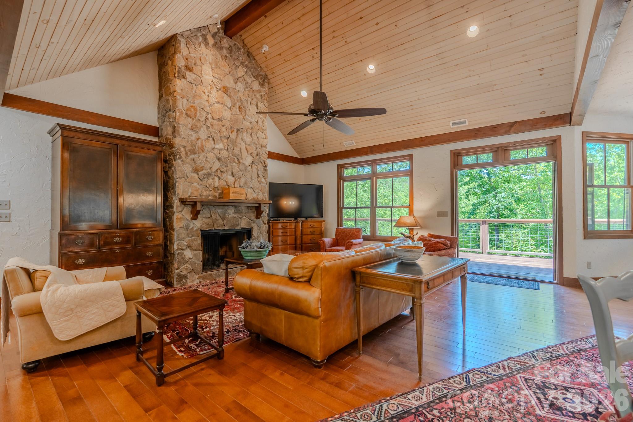 777 S River Road — Tryon