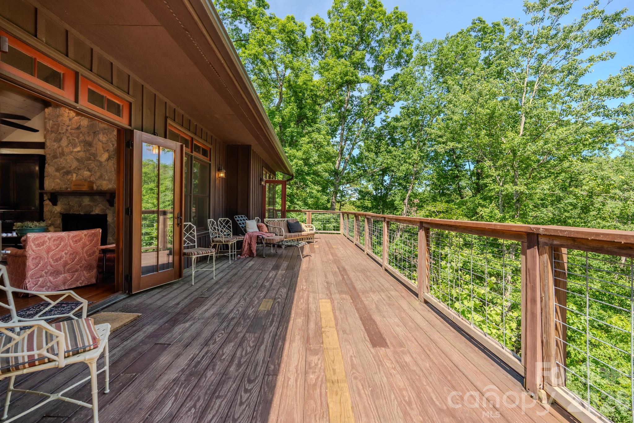 777 S River Road — Tryon