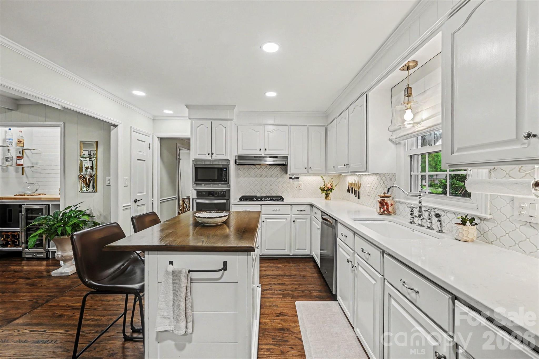 533 King Edward Road — Charlotte