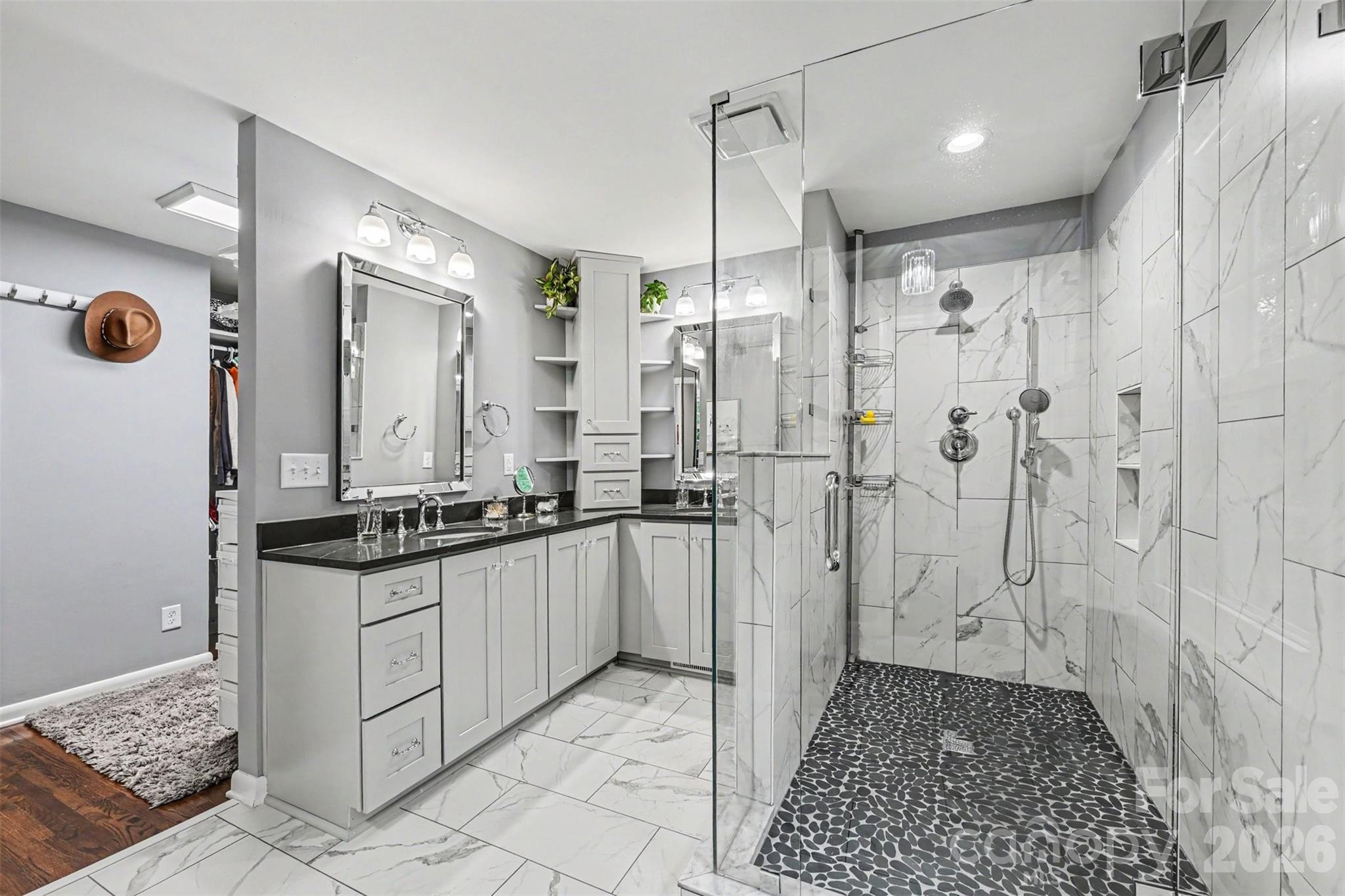 533 King Edward Road — Charlotte