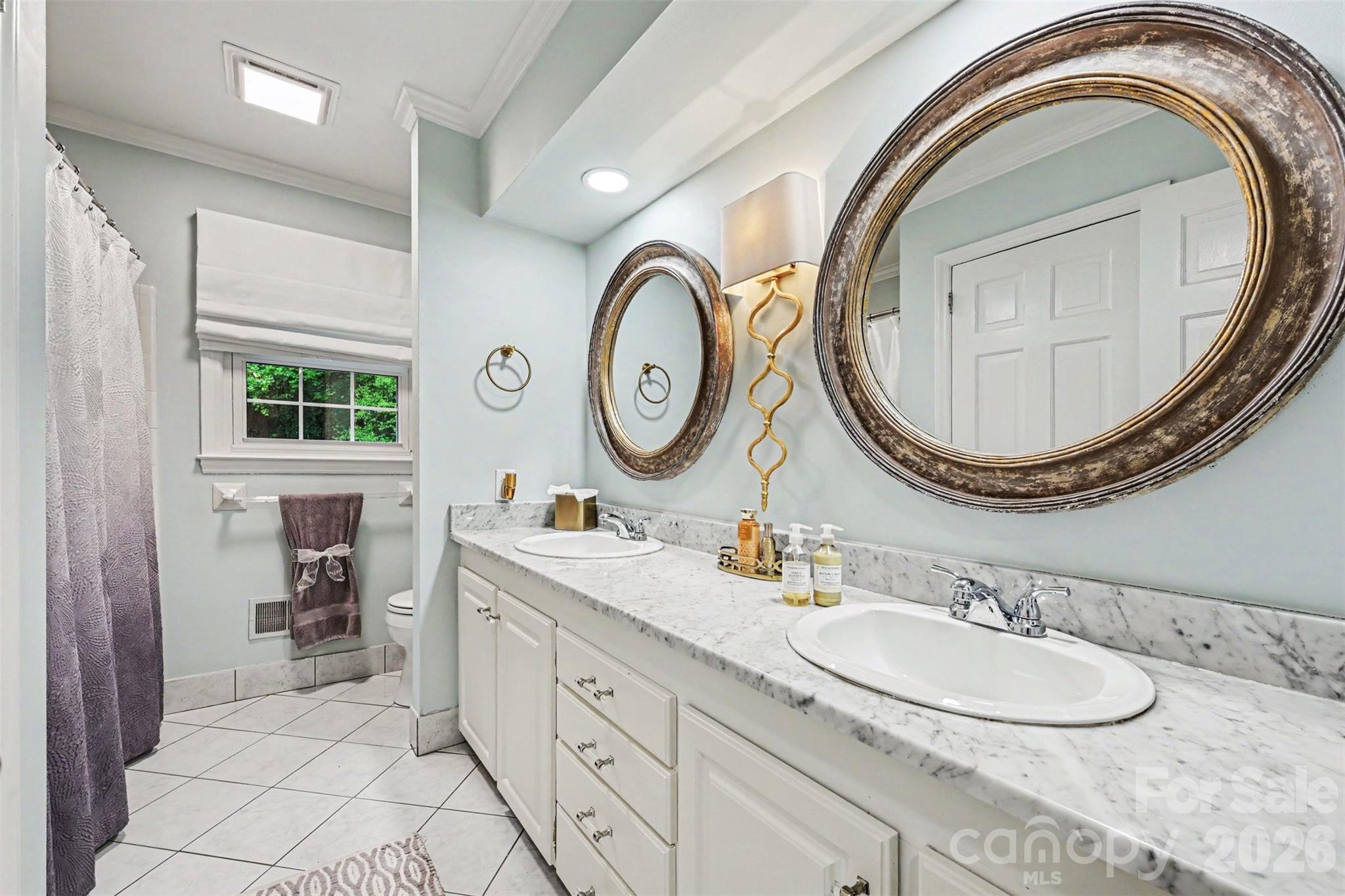 533 King Edward Road — Charlotte