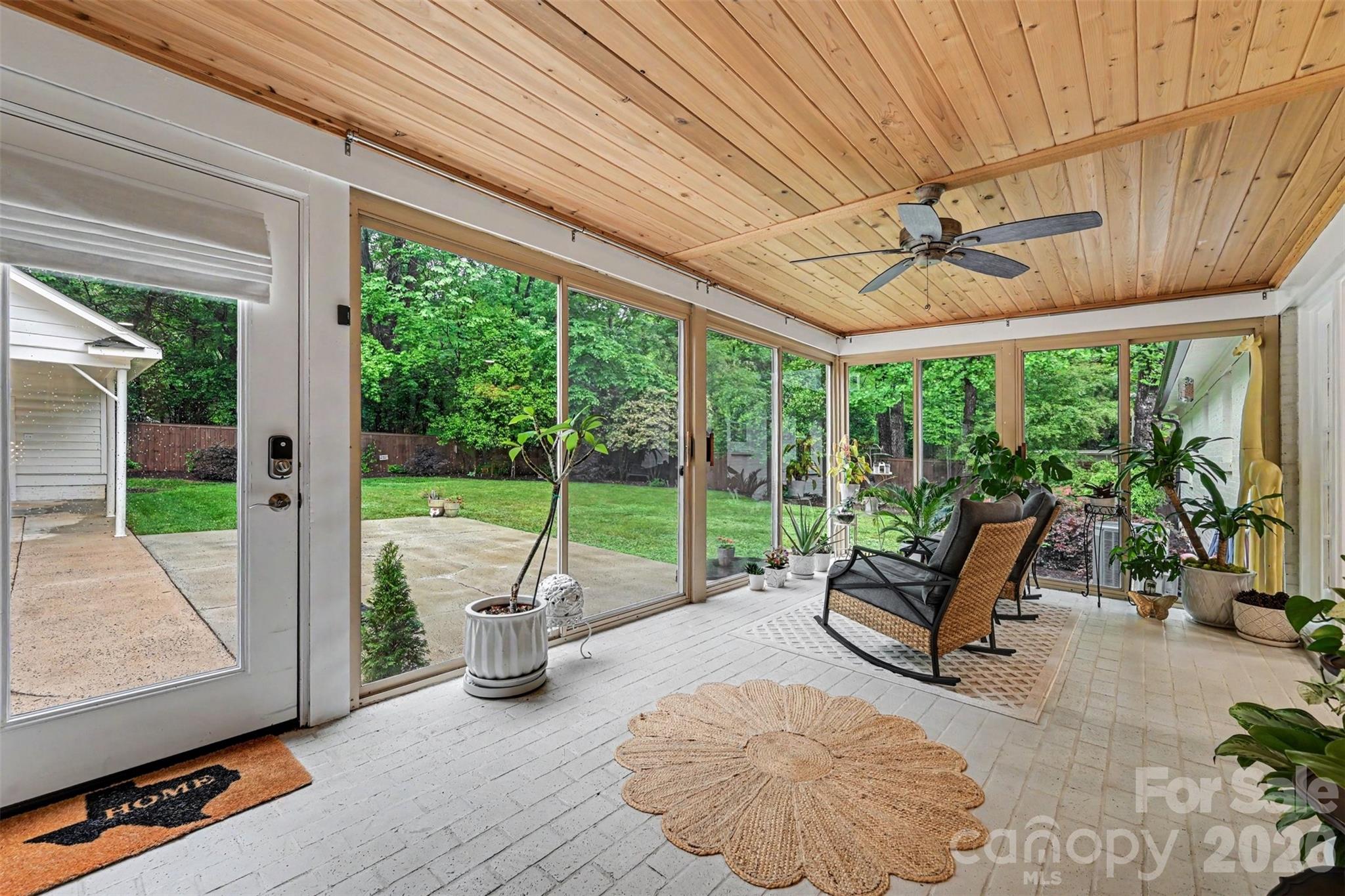 533 King Edward Road — Charlotte