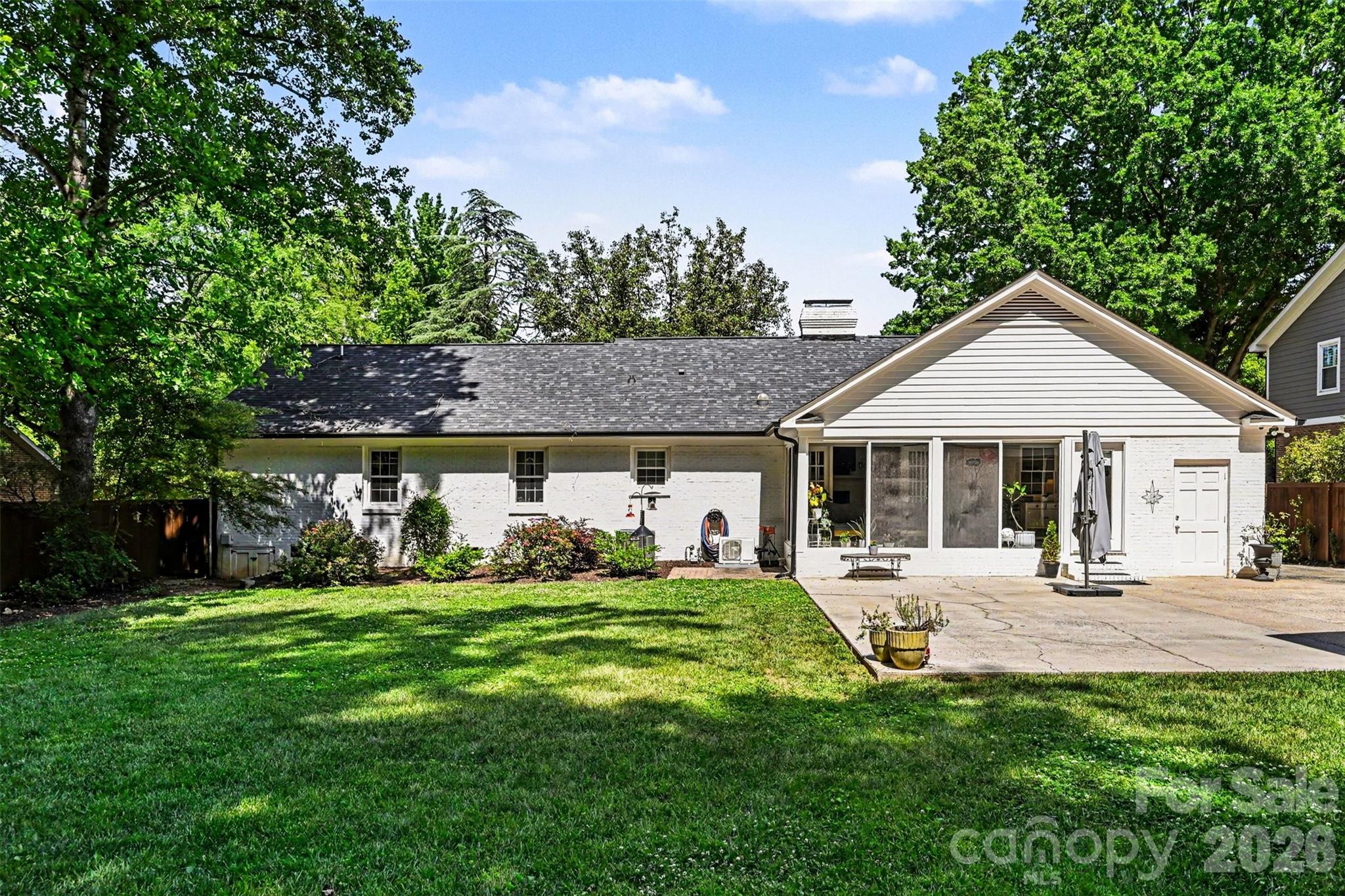 533 King Edward Road — Charlotte