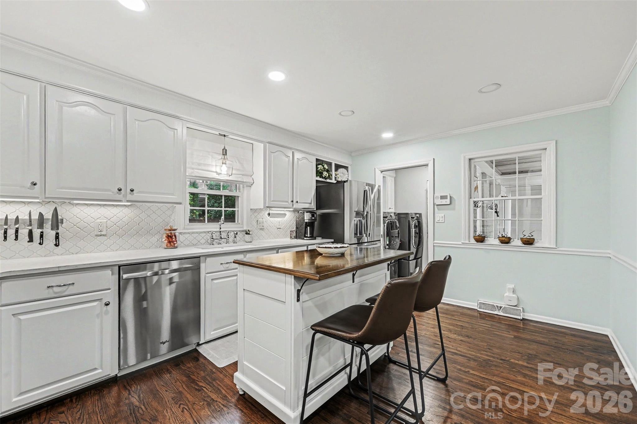 533 King Edward Road — Charlotte