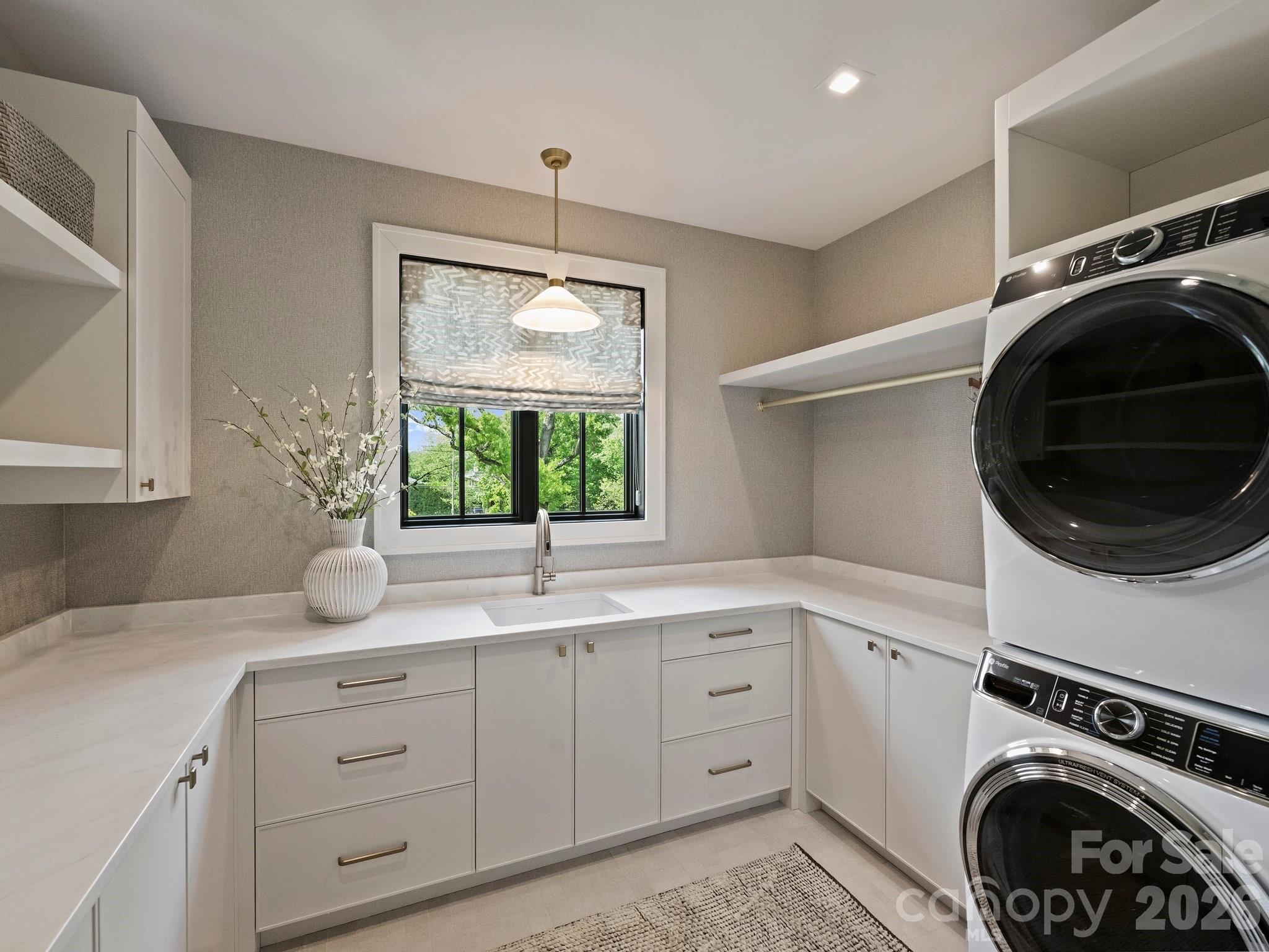 2317 Sharon Lane — Charlotte