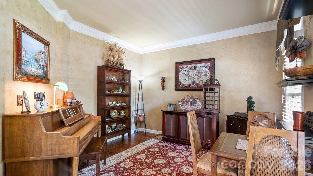 8716 Devonshire Drive — Huntersville